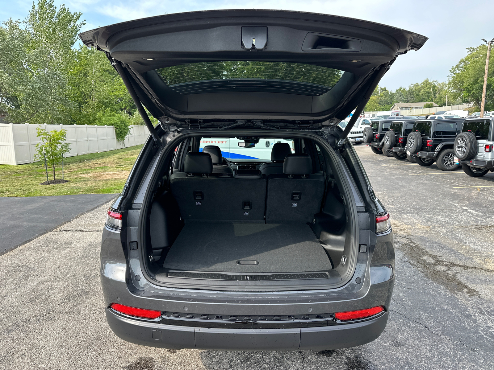 2024 Jeep Grand Cherokee Altitude X 9