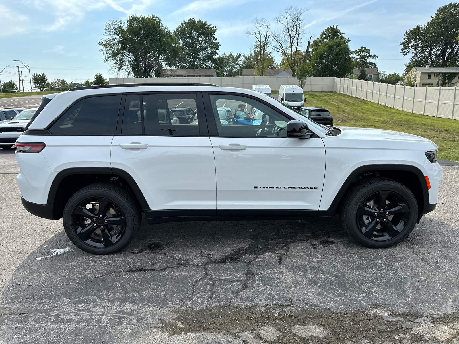 2024 Jeep Grand Cherokee Altitude X 5