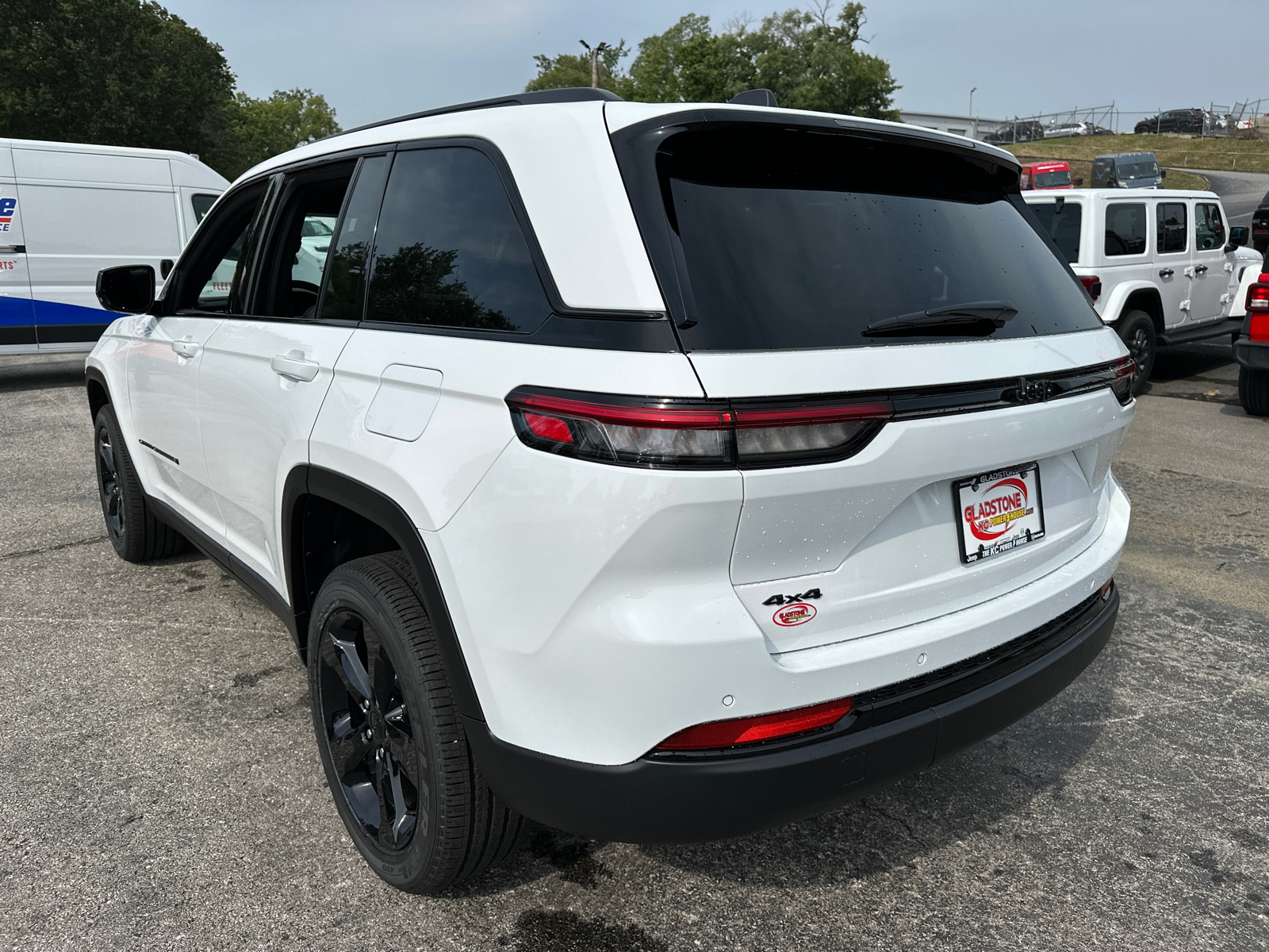 2024 Jeep Grand Cherokee Altitude X 8