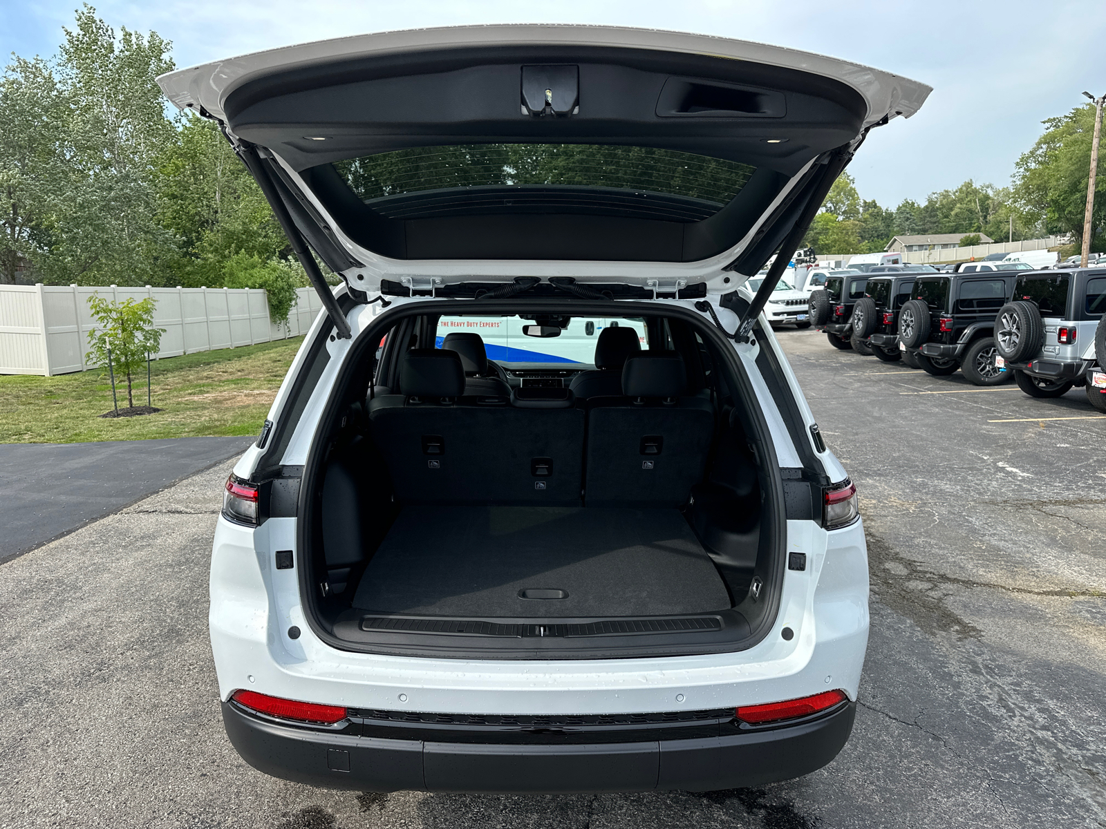 2024 Jeep Grand Cherokee Altitude X 9