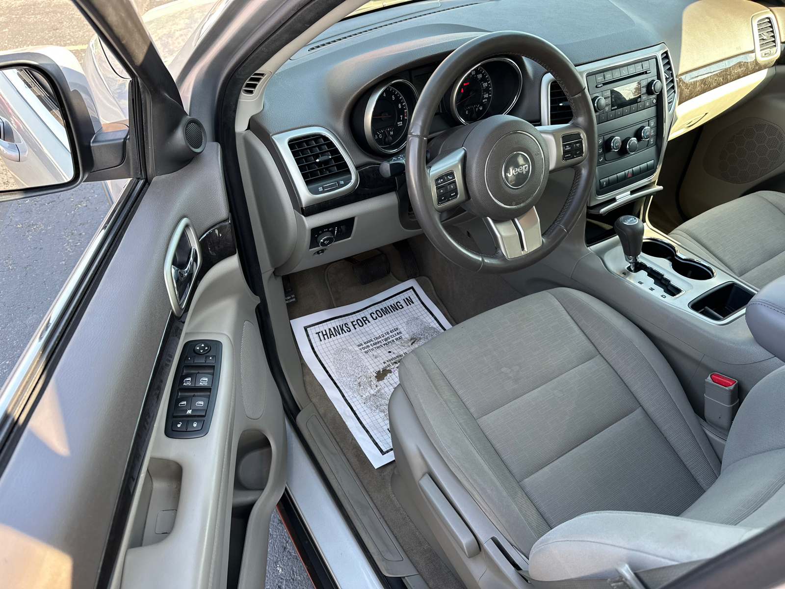 2012 Jeep Grand Cherokee Laredo 22