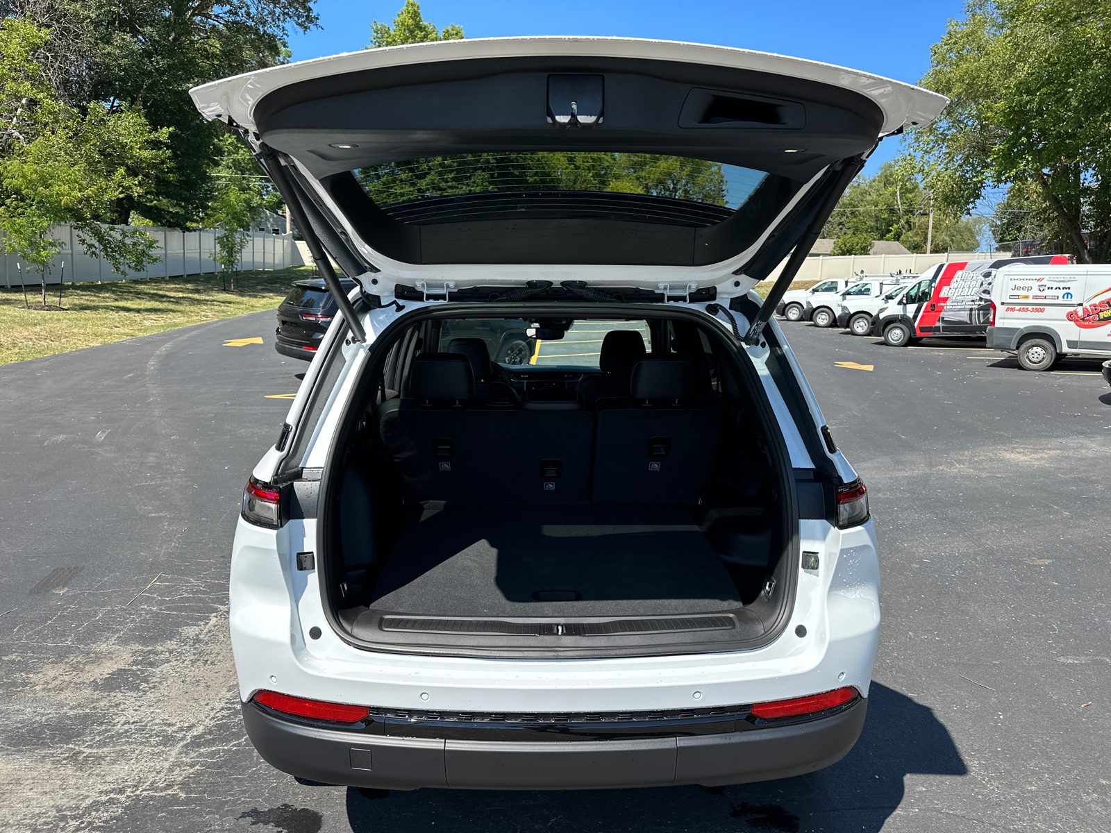 2024 Jeep Grand Cherokee Altitude 9