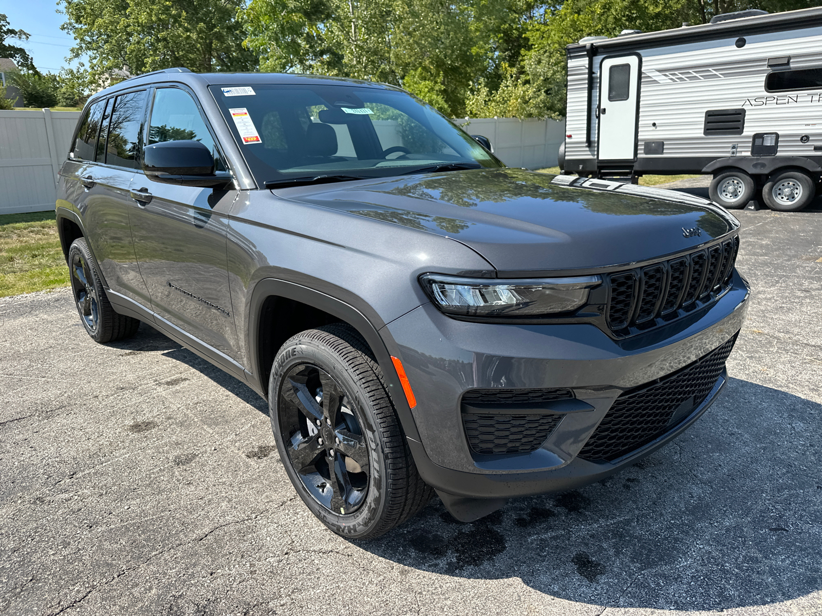 2024 Jeep Grand Cherokee Altitude 4