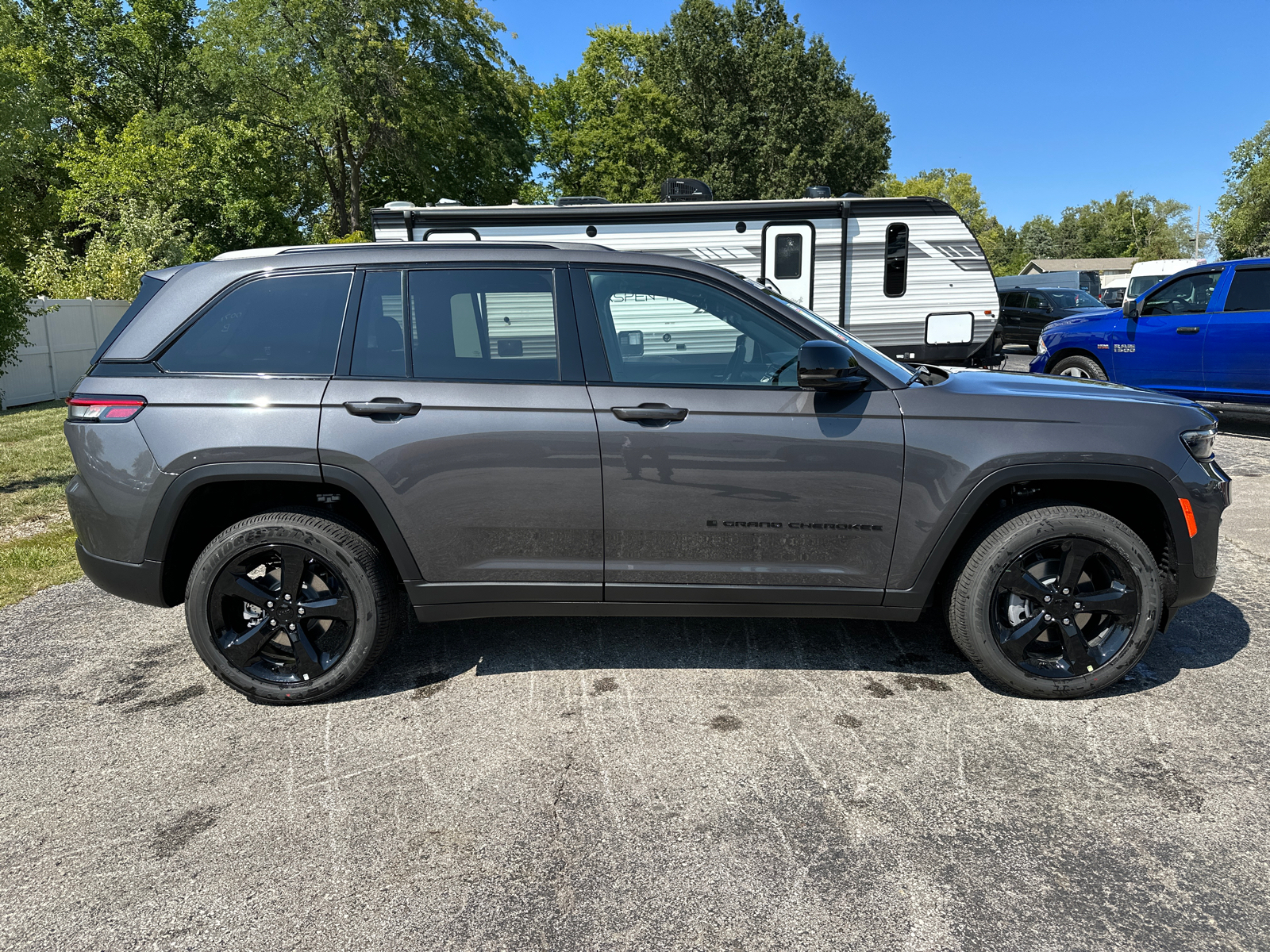 2024 Jeep Grand Cherokee Altitude 5