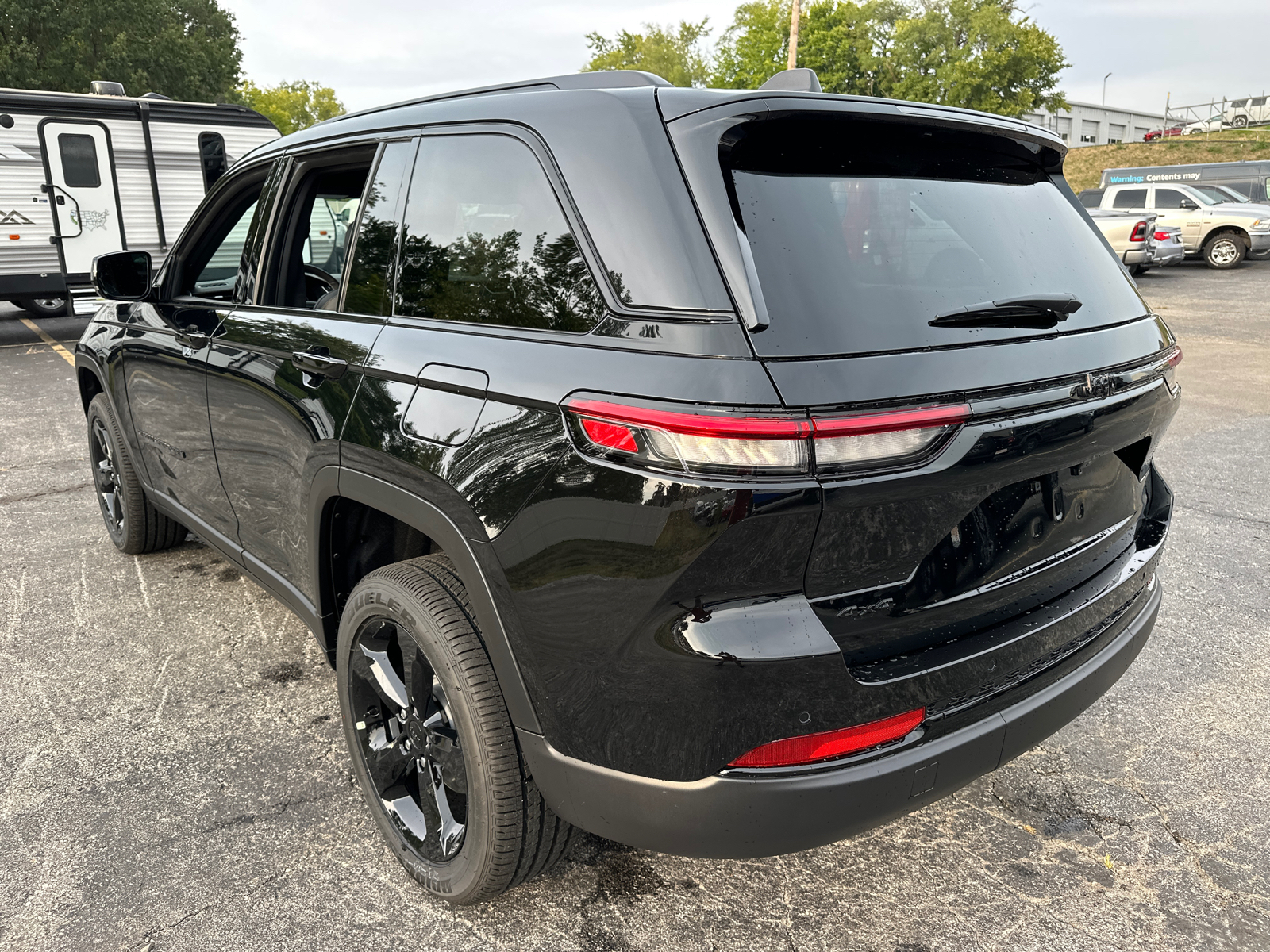 2024 Jeep Grand Cherokee Altitude 8