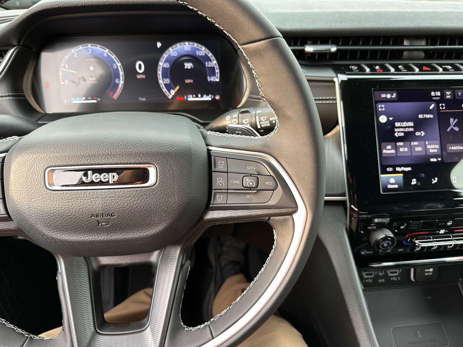 2024 Jeep Grand Cherokee Altitude 38