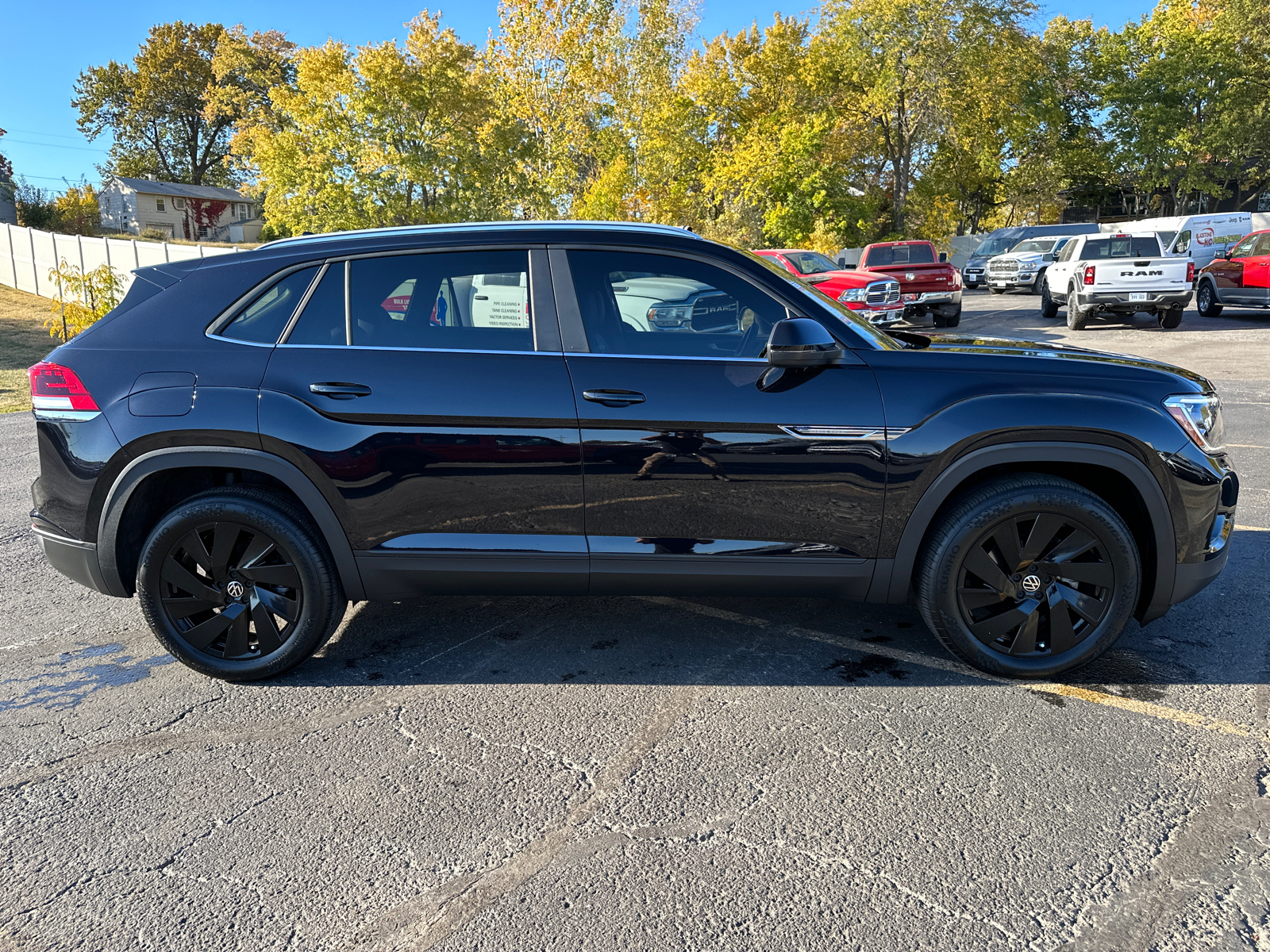 2024 Volkswagen Atlas Cross Sport 2.0T SE w/Technology 5