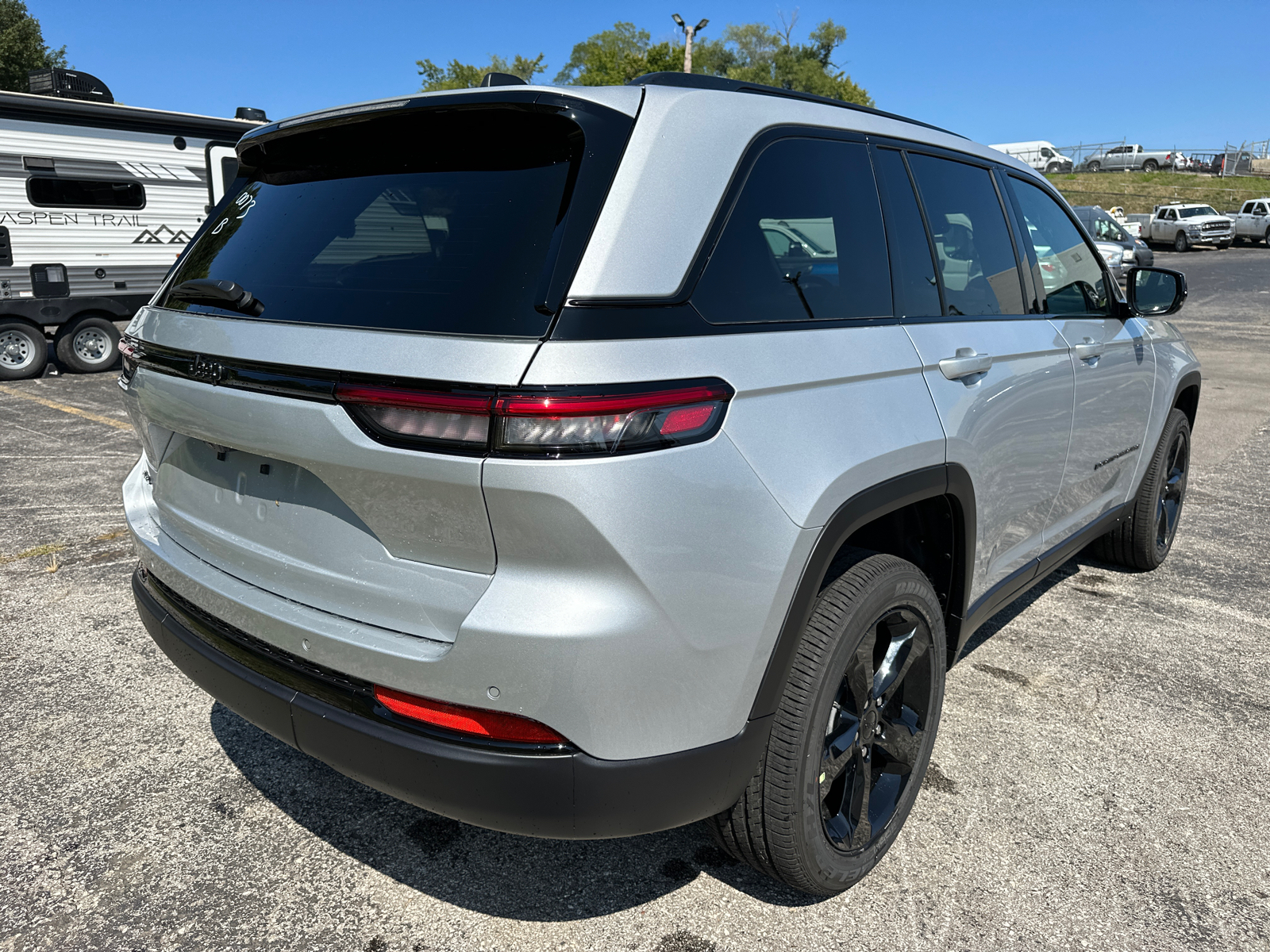 2024 Jeep Grand Cherokee Altitude 6