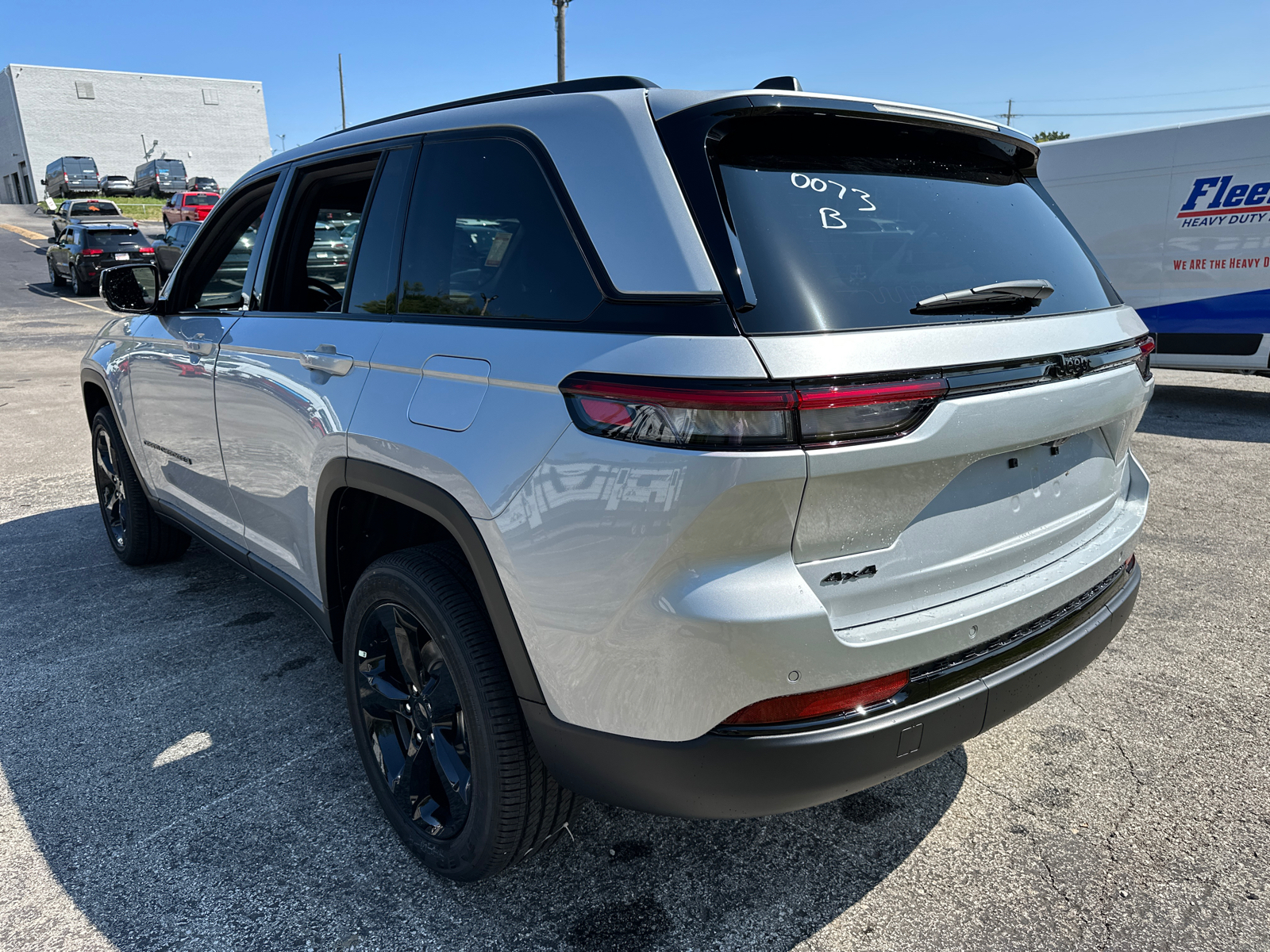 2024 Jeep Grand Cherokee Altitude 8