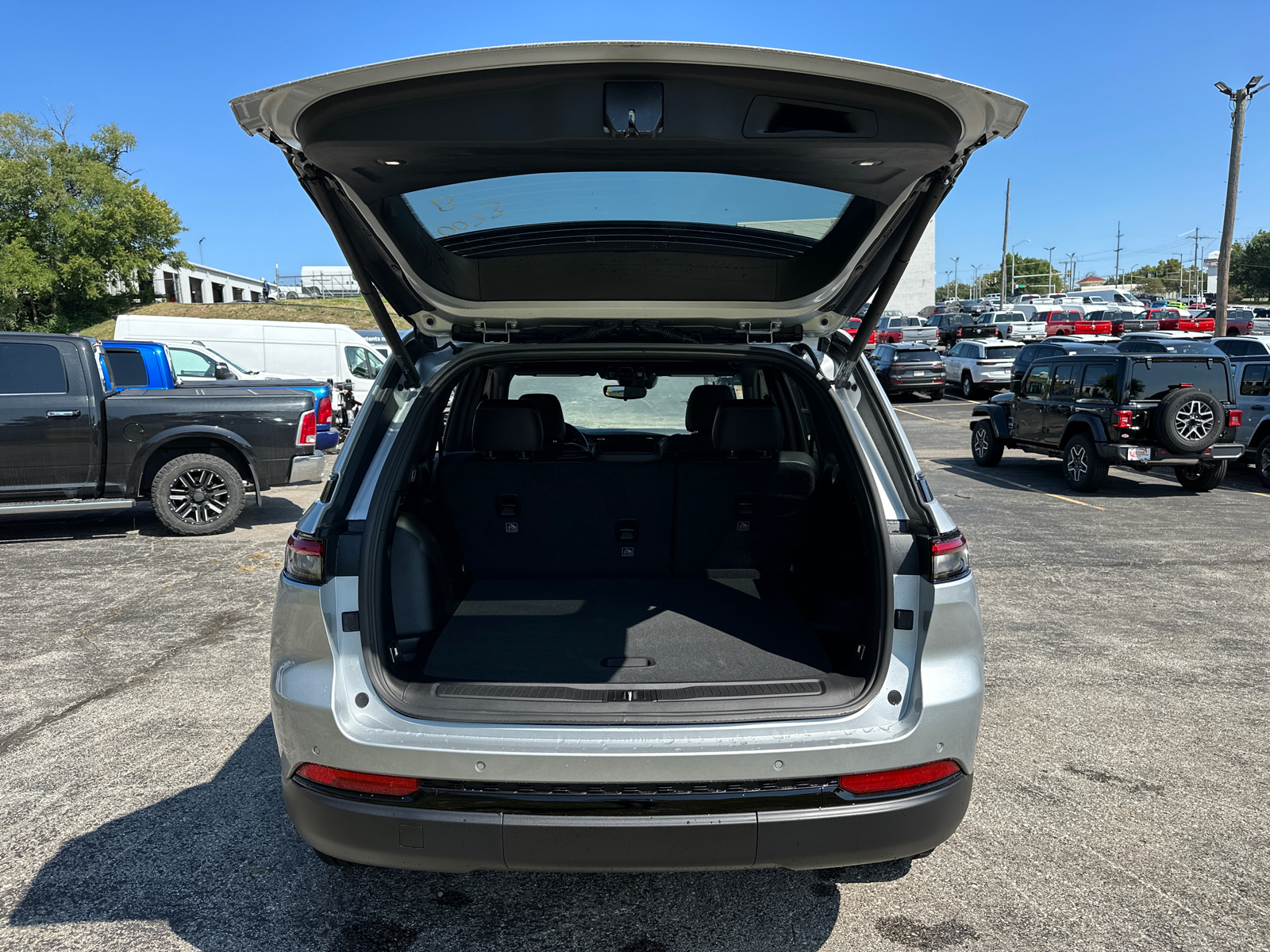 2024 Jeep Grand Cherokee Altitude 9