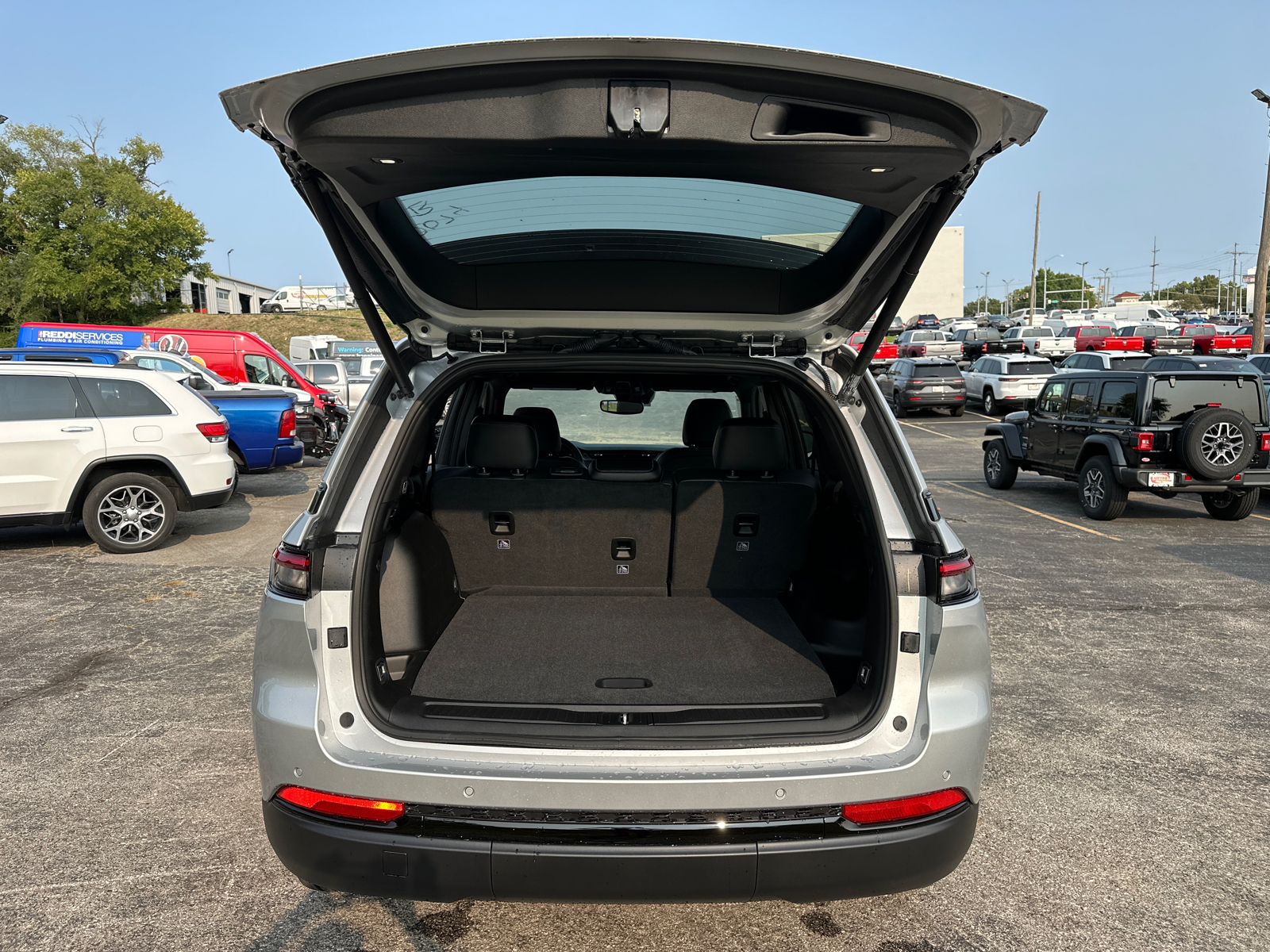 2024 Jeep Grand Cherokee Altitude 9