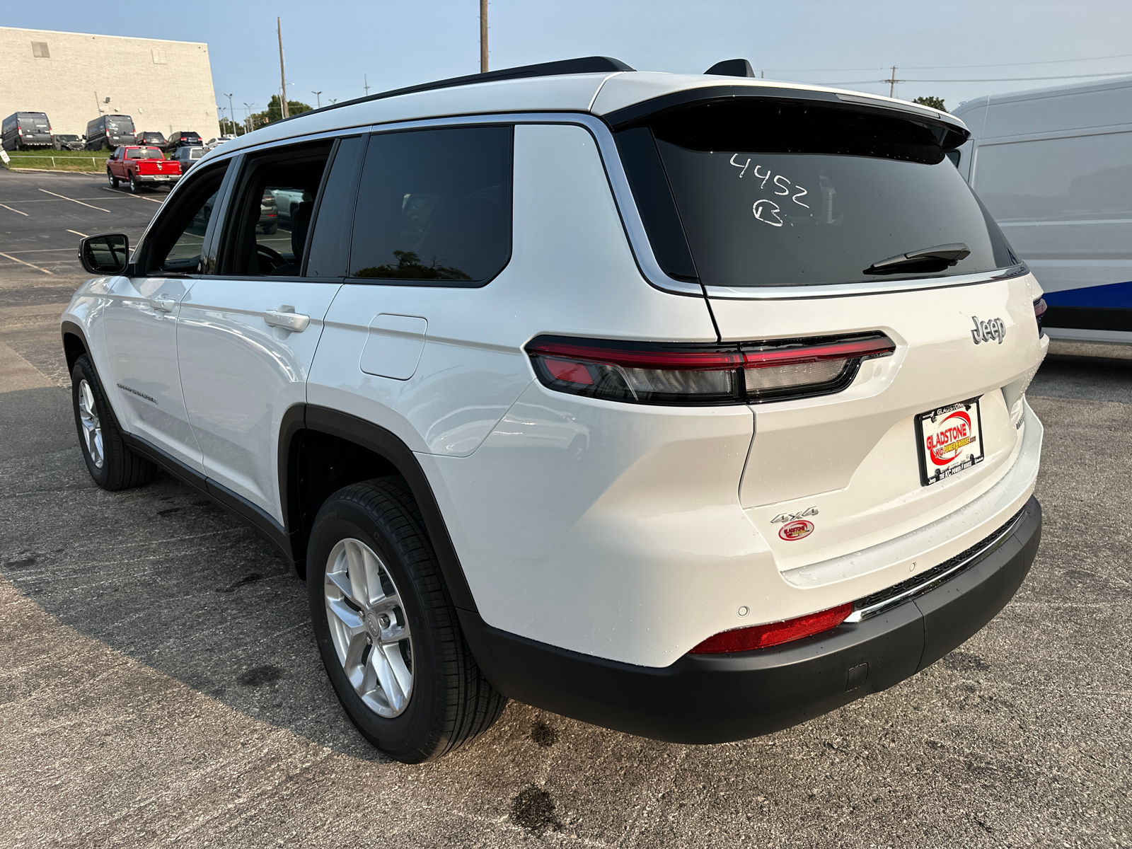 2024 Jeep Grand Cherokee L Laredo 8