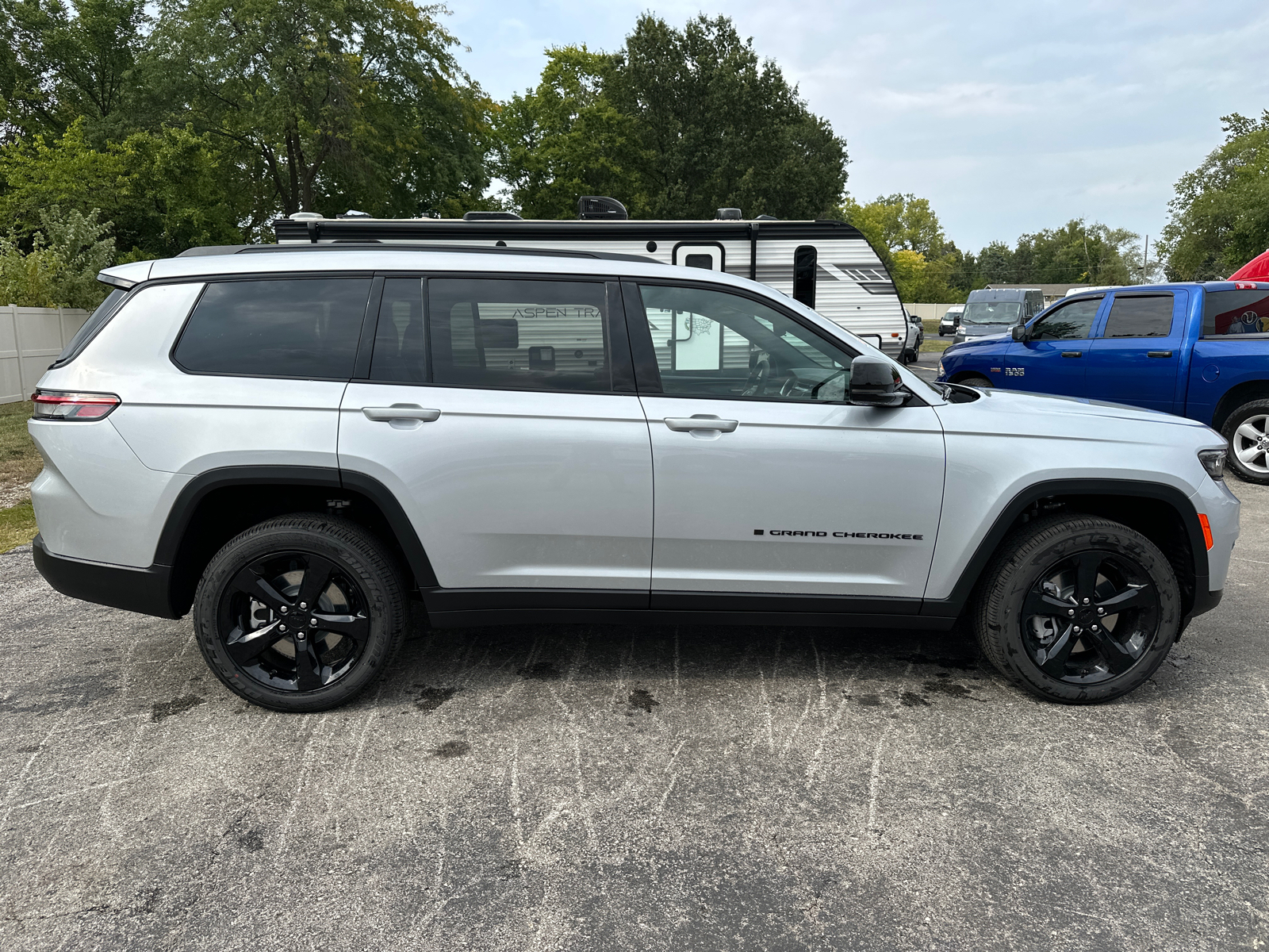 2024 Jeep Grand Cherokee L Altitude 5