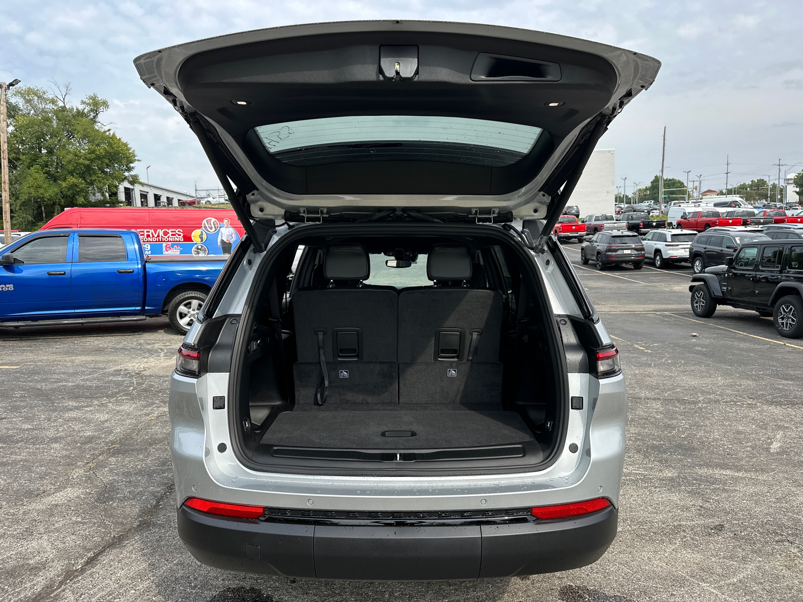 2024 Jeep Grand Cherokee L Altitude 9