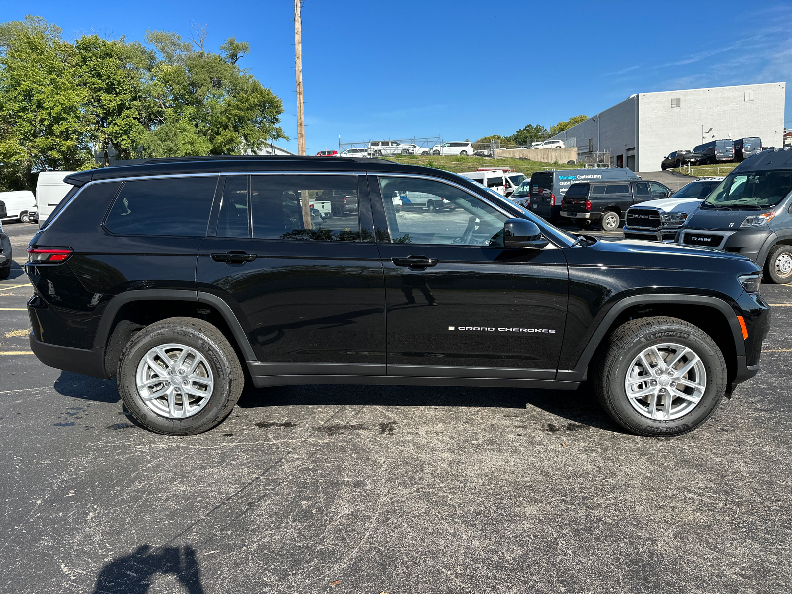 2024 Jeep Grand Cherokee L Laredo 5