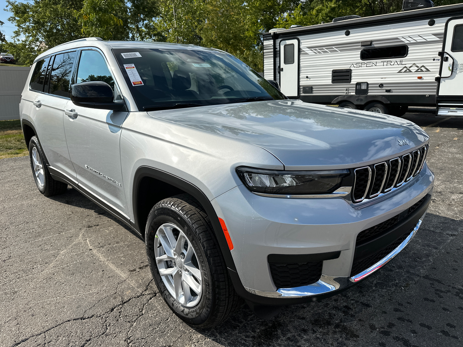 2024 Jeep Grand Cherokee L Laredo 4