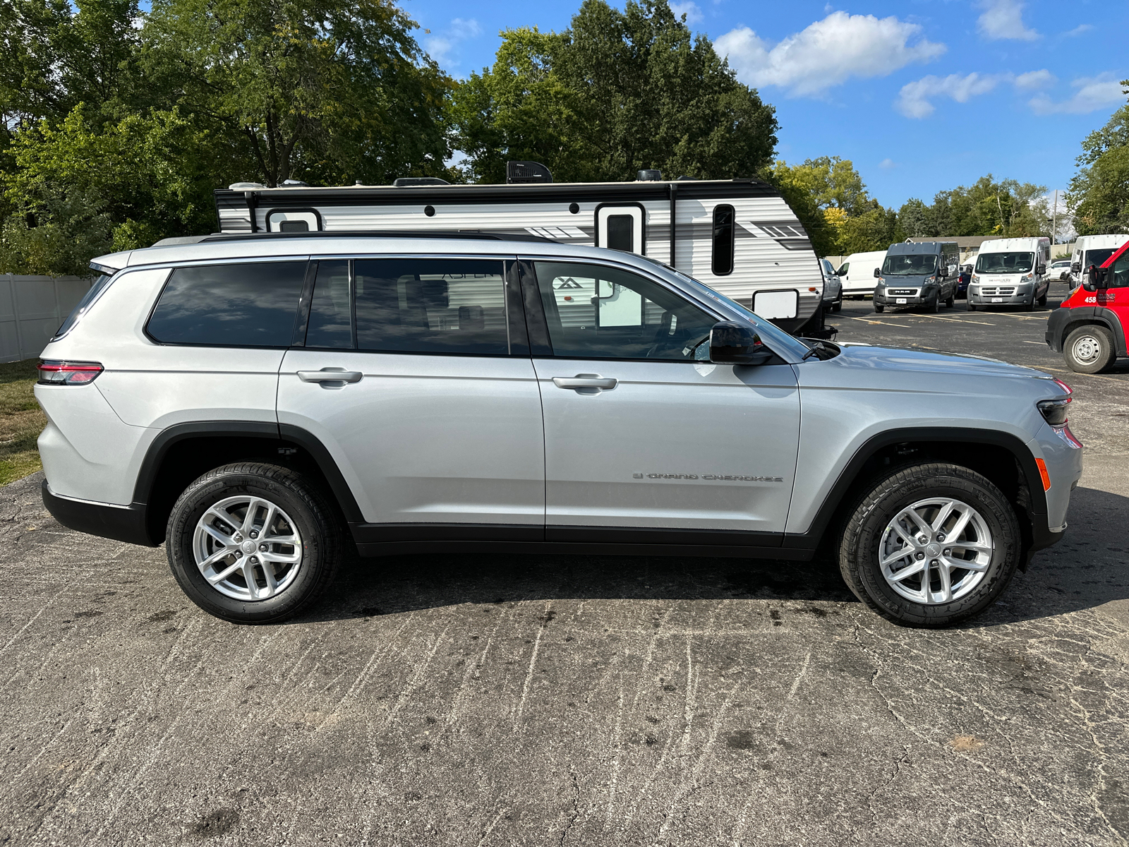 2024 Jeep Grand Cherokee L Laredo 5