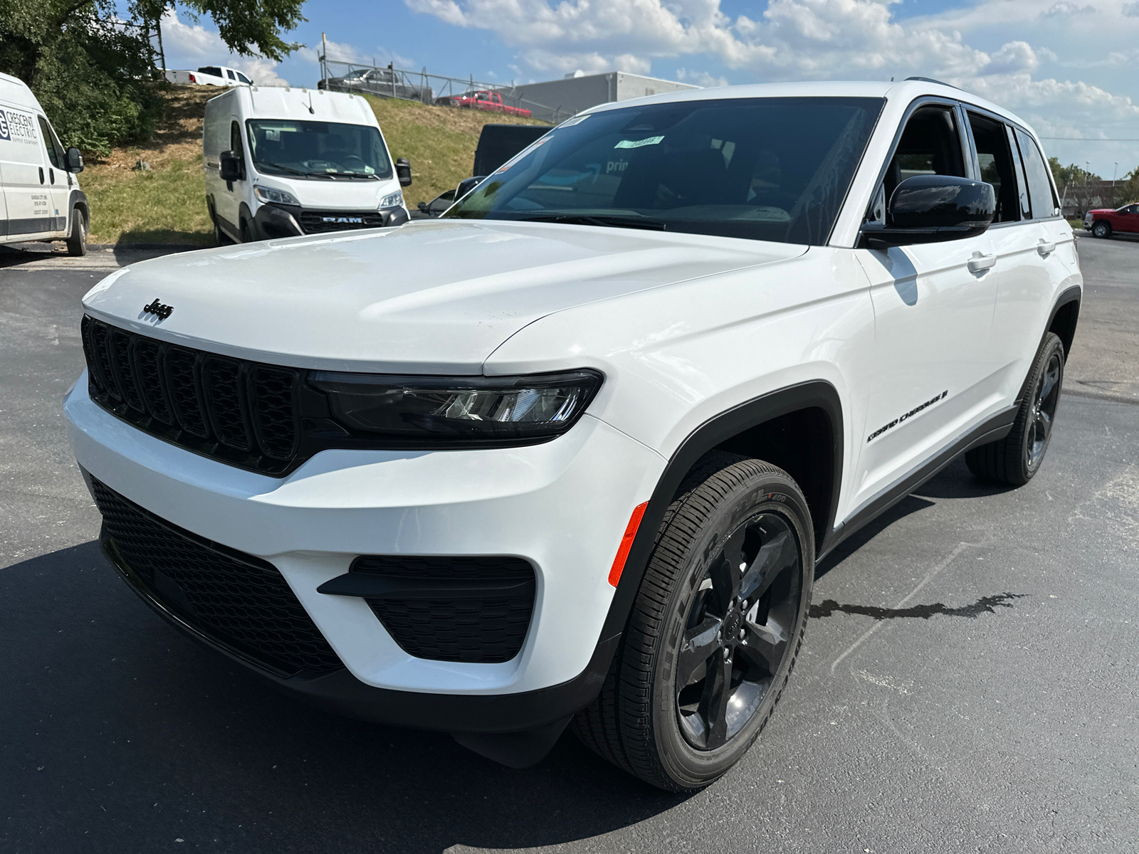 2024 Jeep Grand Cherokee Altitude 2