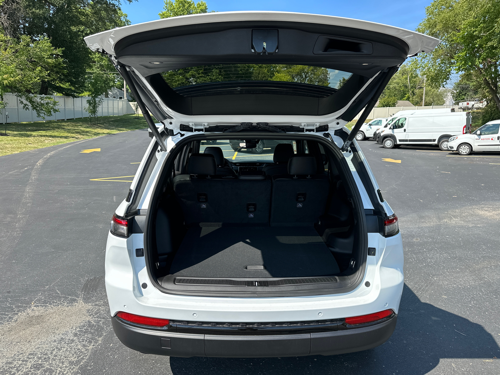 2024 Jeep Grand Cherokee Altitude 9