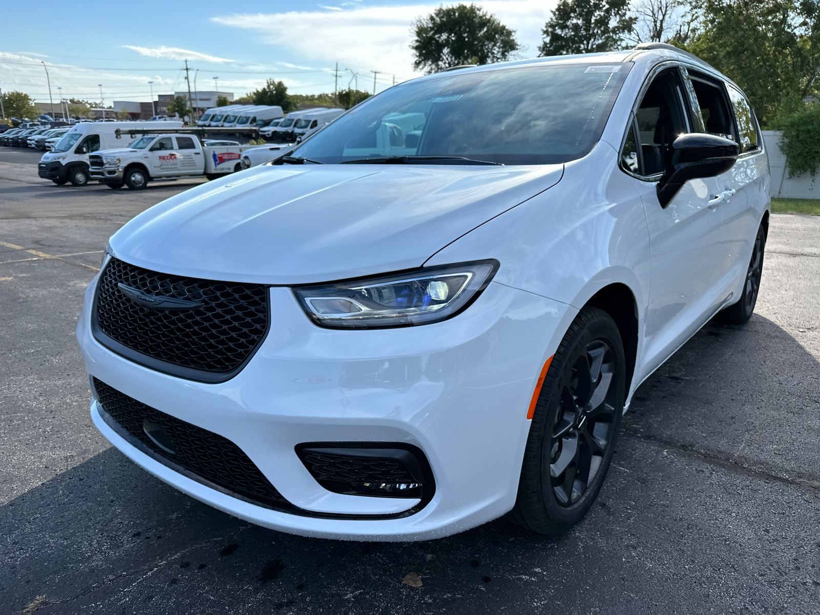 2024 Chrysler Pacifica Touring L 2