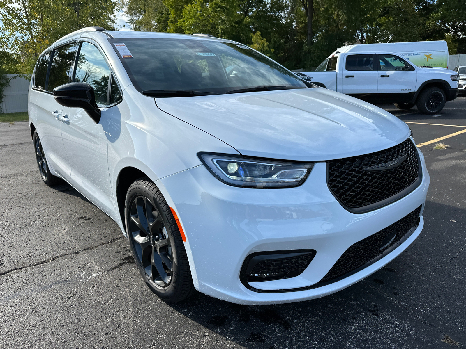 2024 Chrysler Pacifica Touring L 4