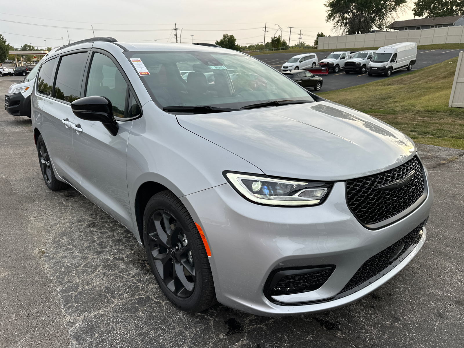 2024 Chrysler Pacifica Touring L 4