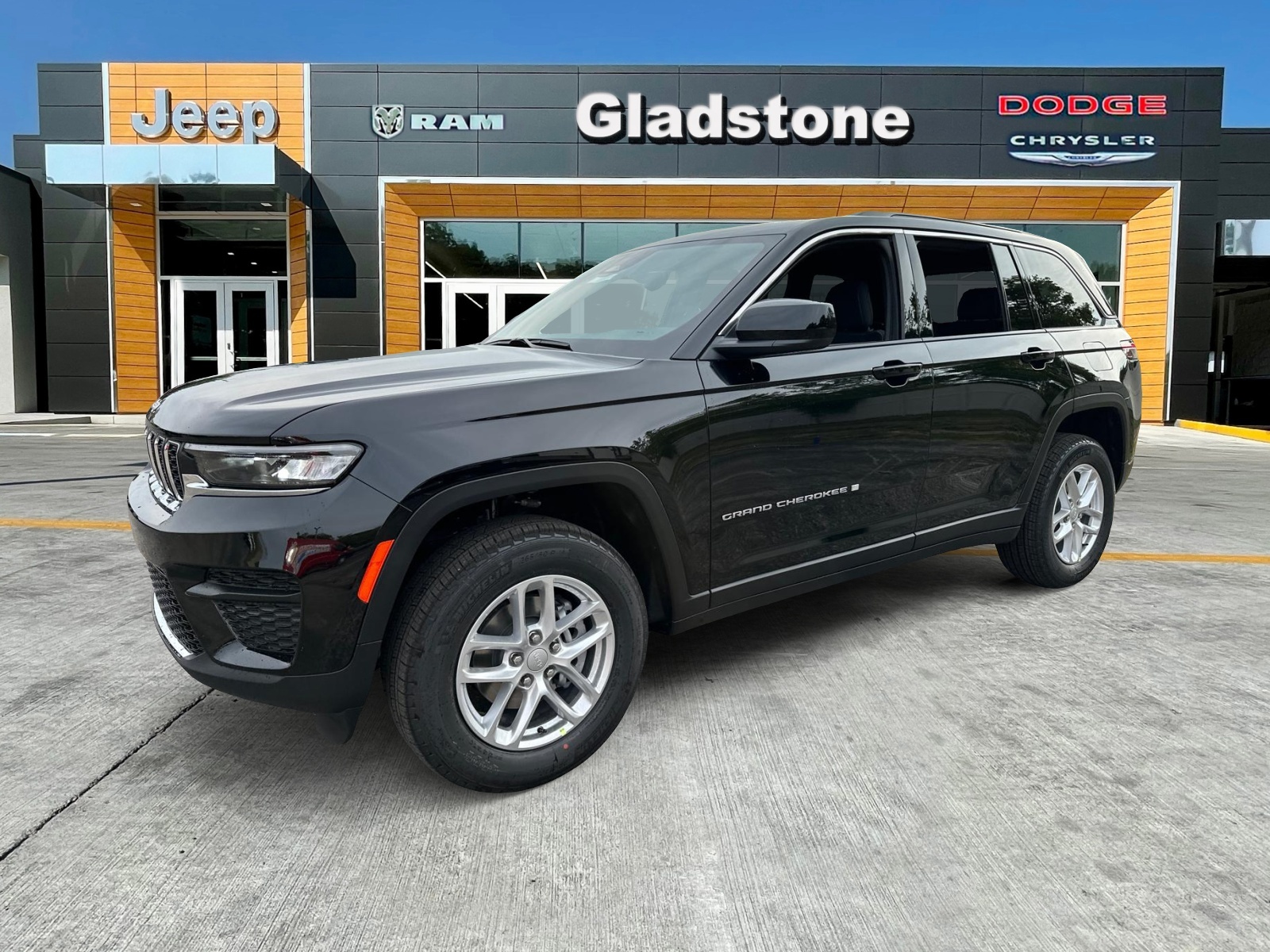 2024 Jeep Grand Cherokee Laredo 1