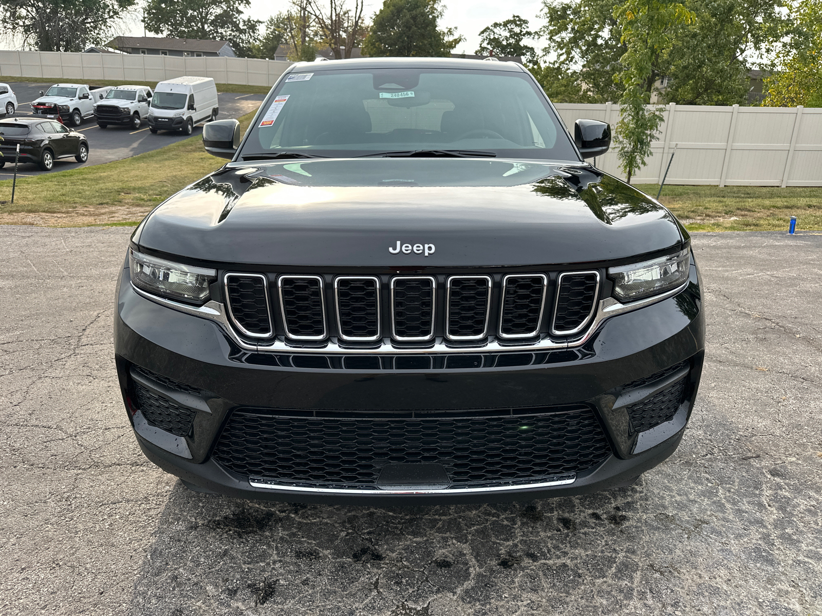 2024 Jeep Grand Cherokee Laredo 3