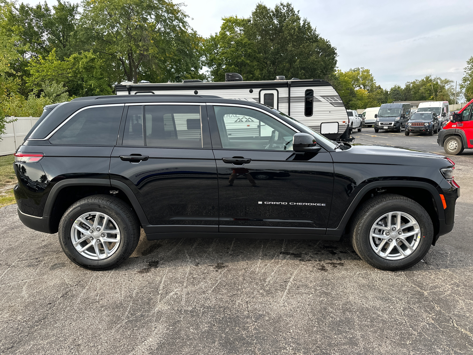 2024 Jeep Grand Cherokee Laredo 5