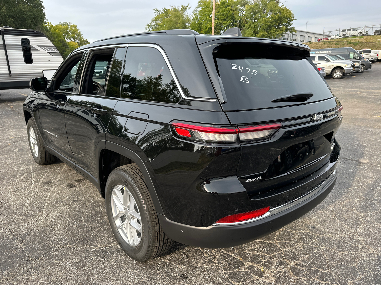 2024 Jeep Grand Cherokee Laredo 8