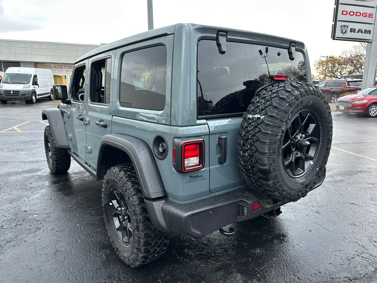 2024 Jeep Wrangler Willys 8