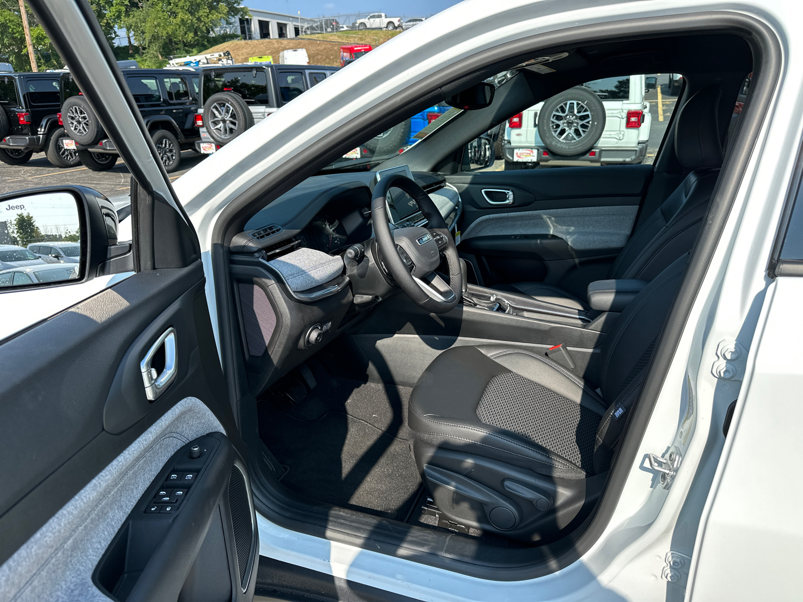 2025 Jeep Compass Latitude 36