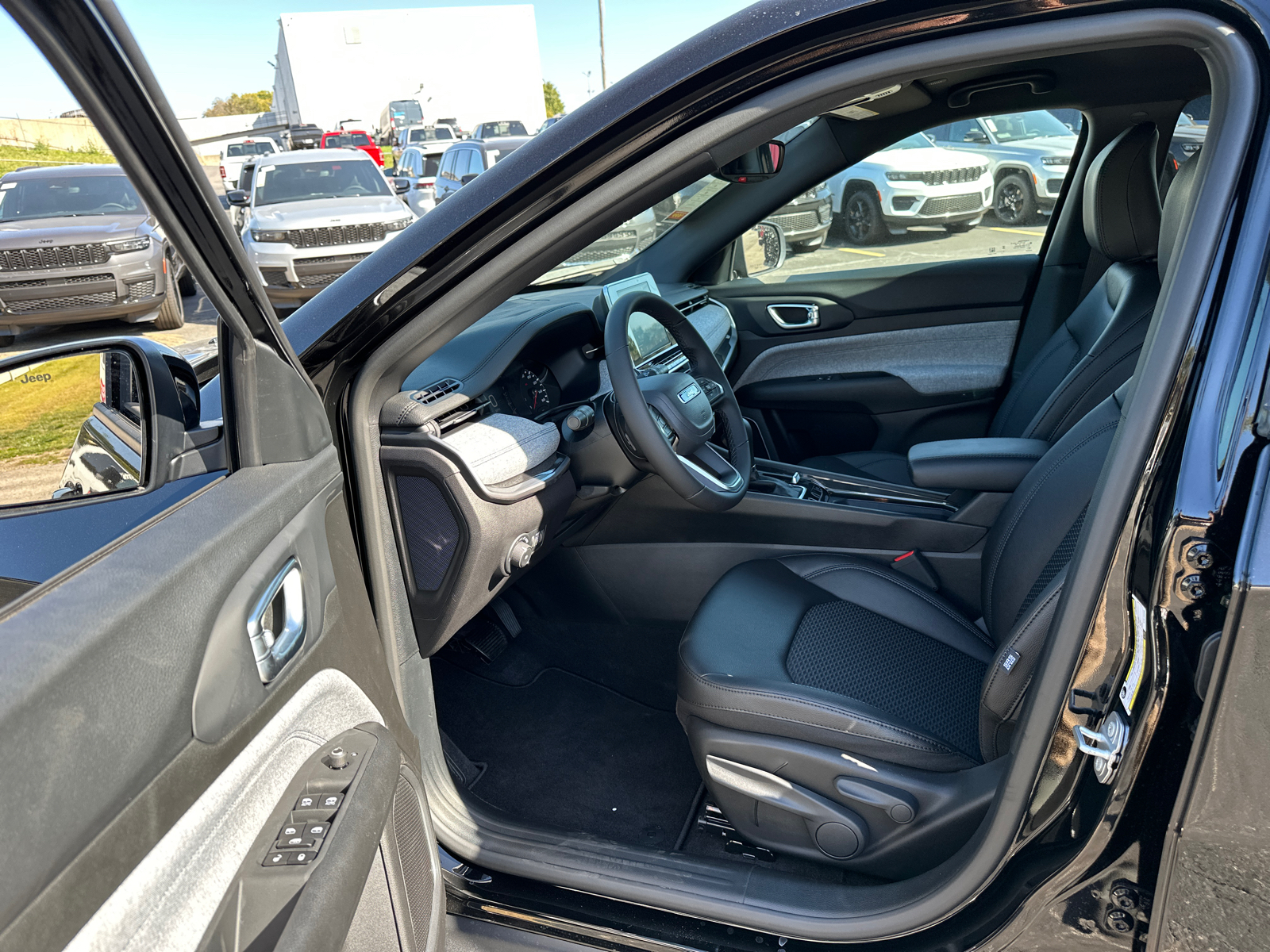 2025 Jeep Compass Latitude 37