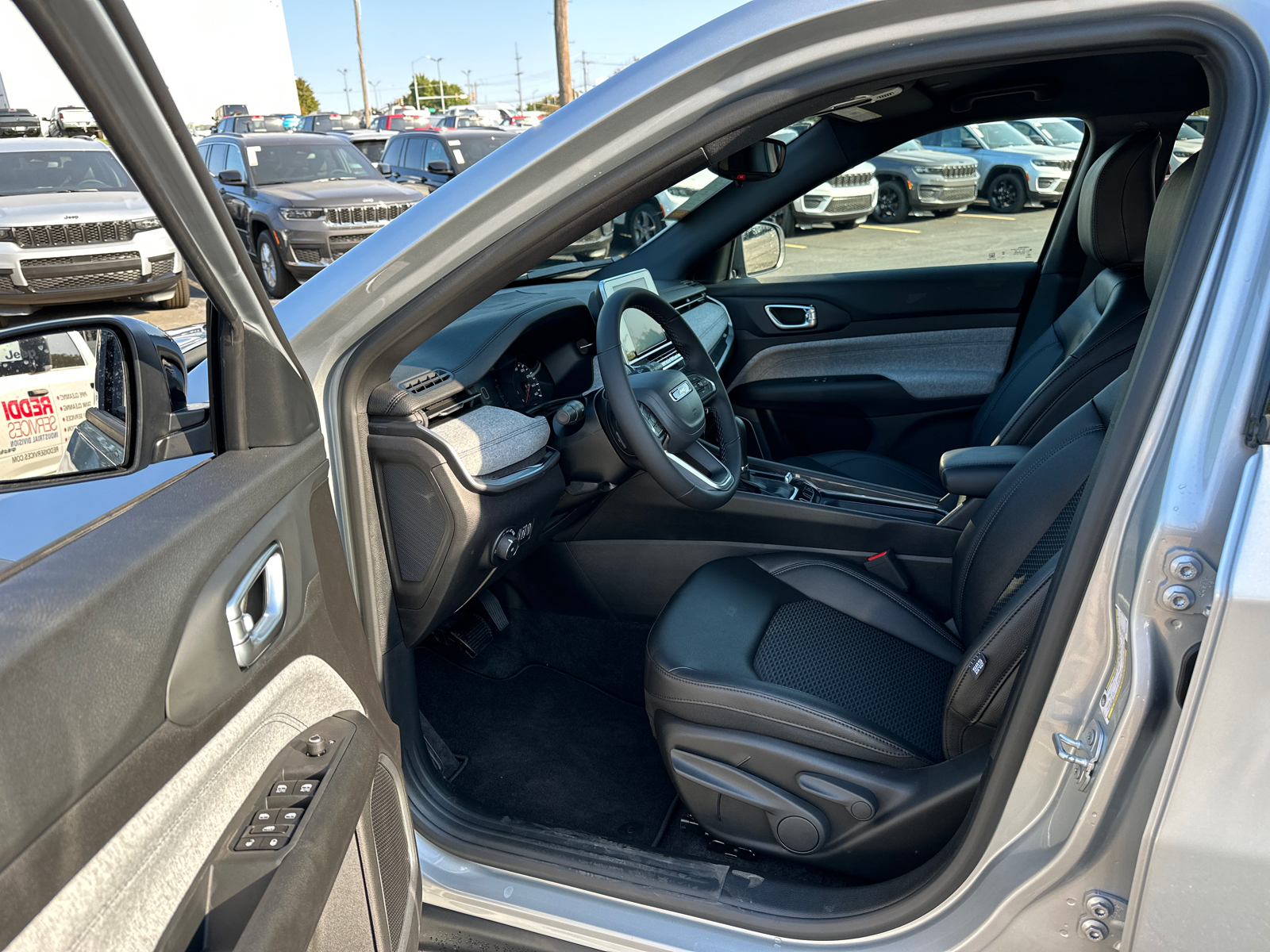 2025 Jeep Compass Latitude 37