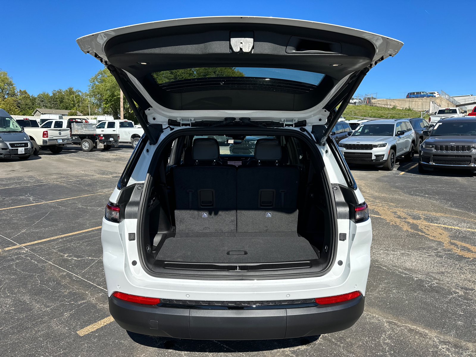 2025 Jeep Grand Cherokee L Limited 9