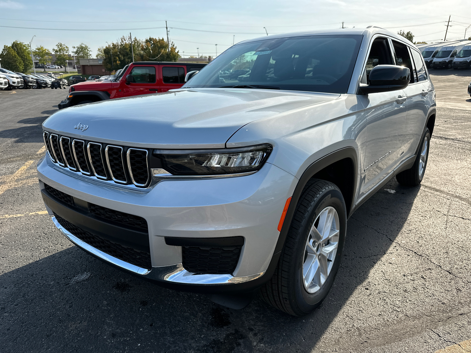 2025 Jeep Grand Cherokee L Laredo 2