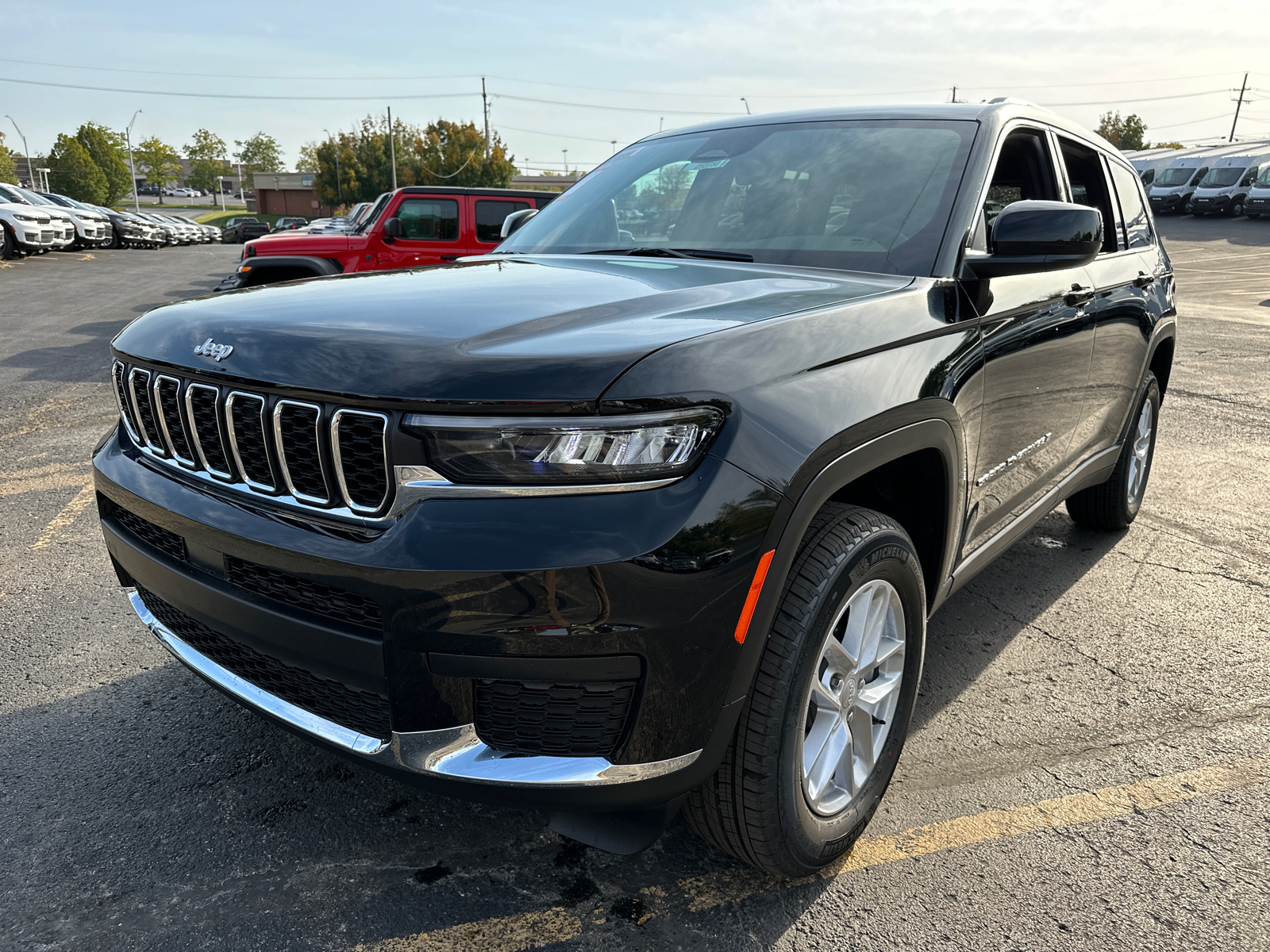 2025 Jeep Grand Cherokee L Laredo 2