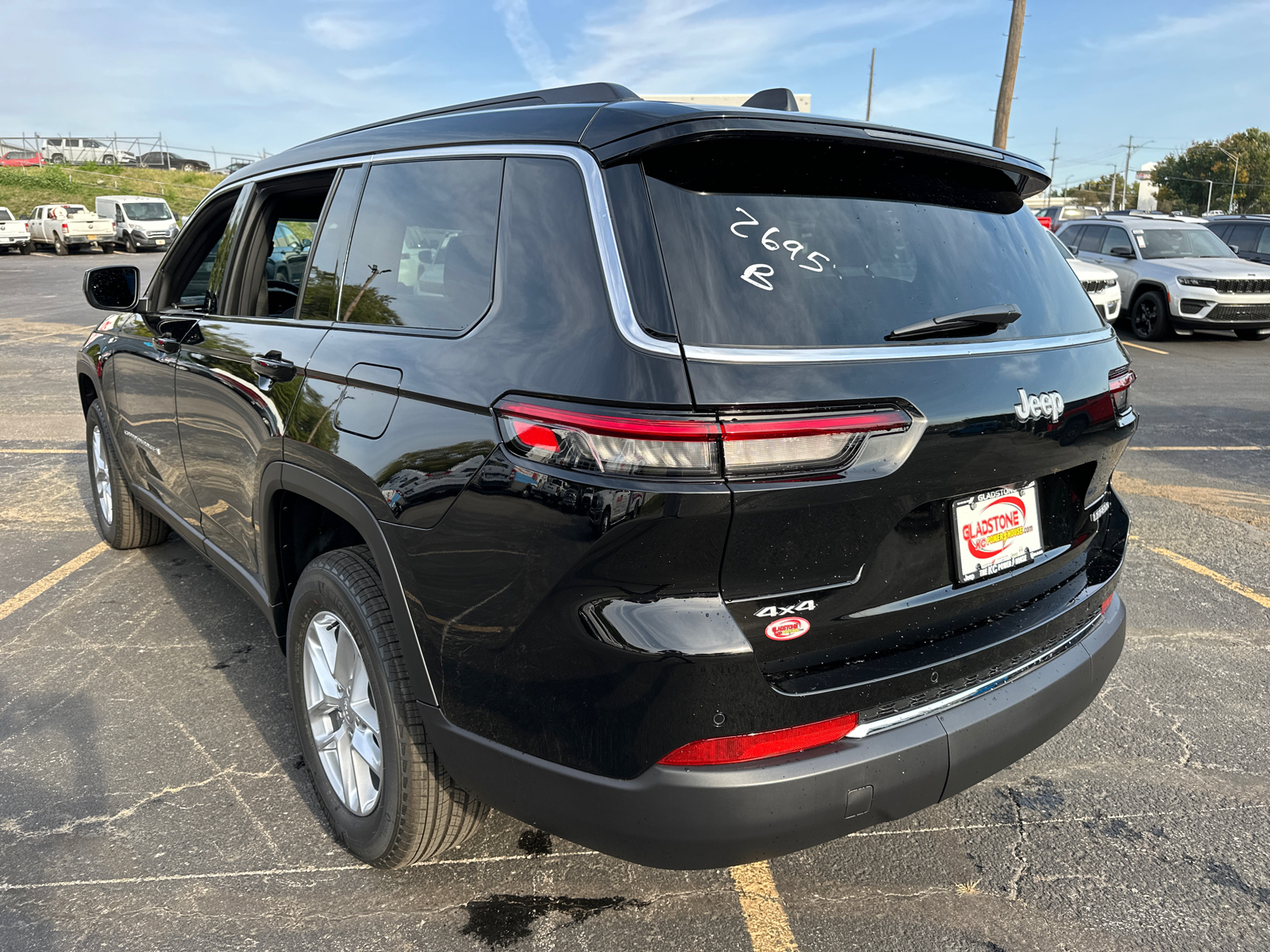 2025 Jeep Grand Cherokee L Laredo 8