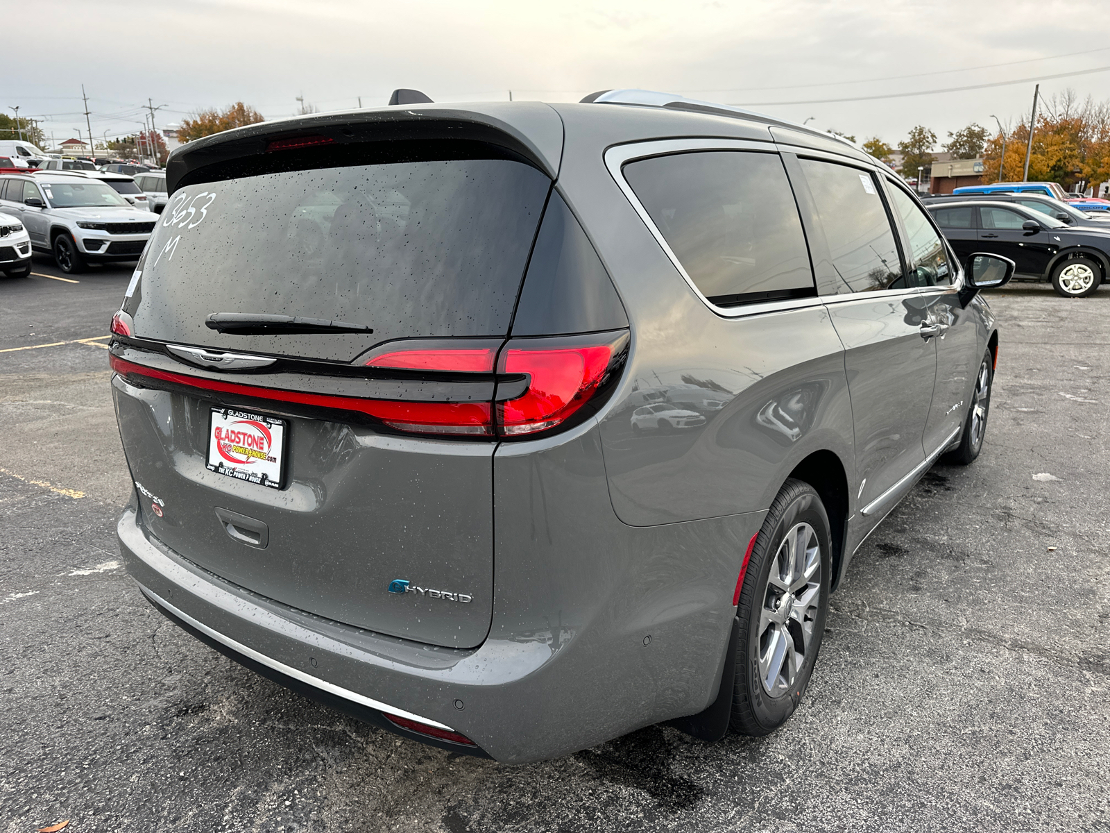 2025 Chrysler Pacifica Hybrid Pinnacle 6