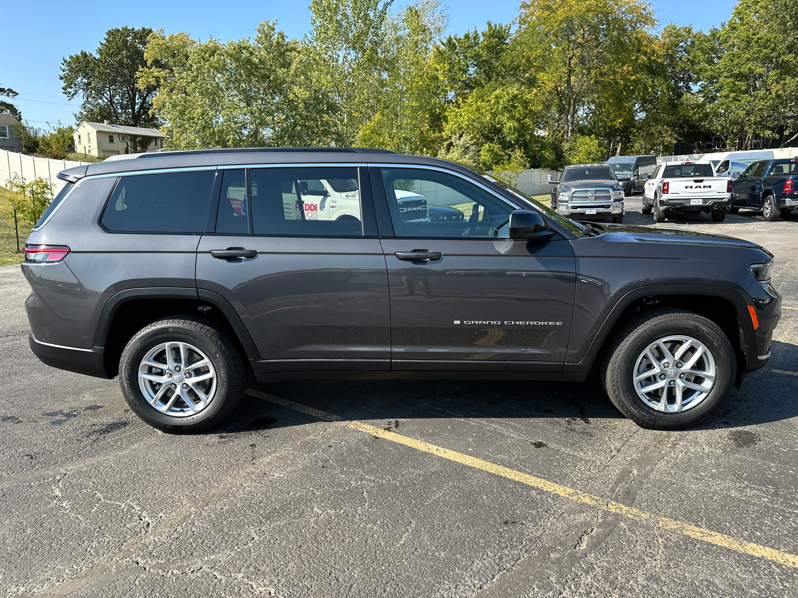 2025 Jeep Grand Cherokee L Laredo 5