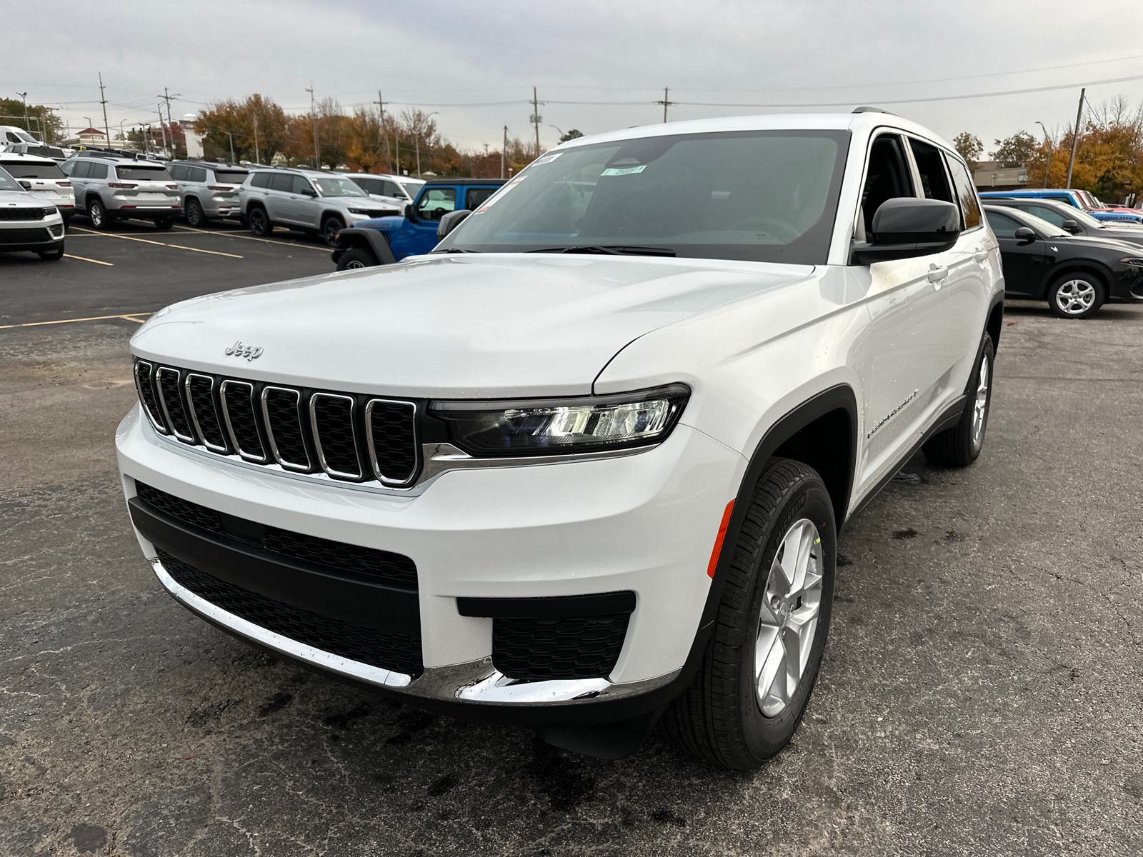 2025 Jeep Grand Cherokee L Laredo 2