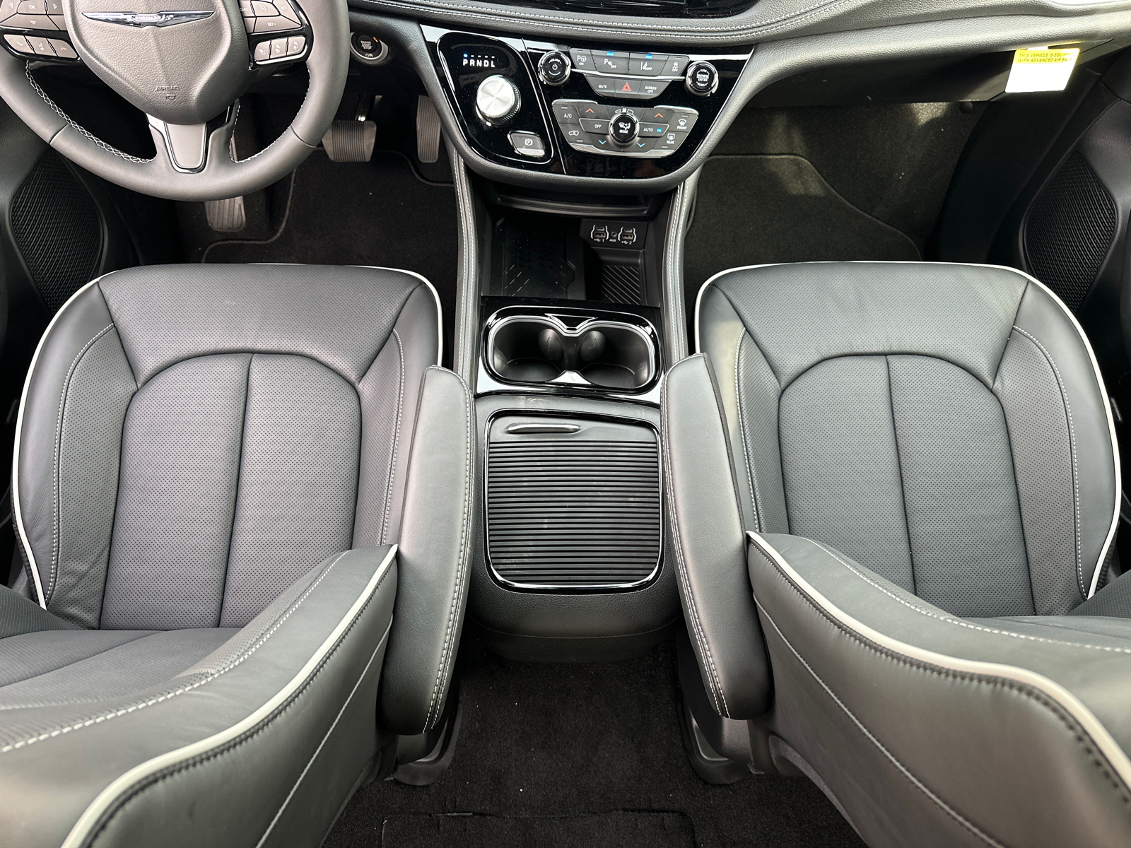 2025 Chrysler Pacifica Hybrid Select 18