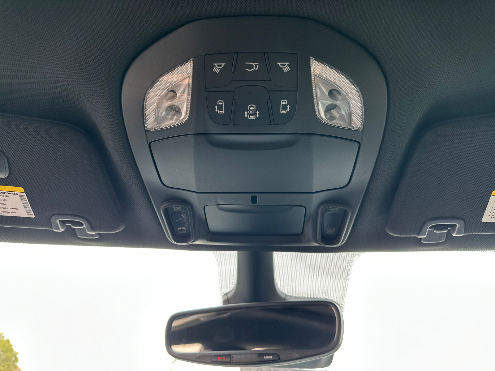 2025 Chrysler Pacifica Hybrid Select 39