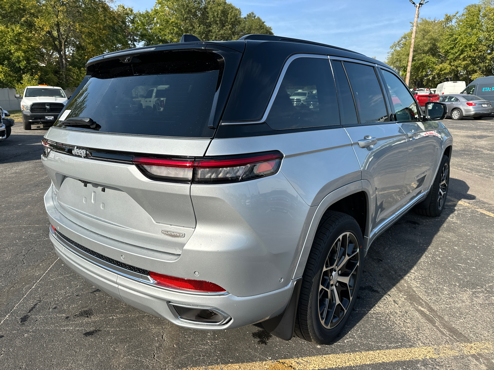 2025 Jeep Grand Cherokee Summit 6