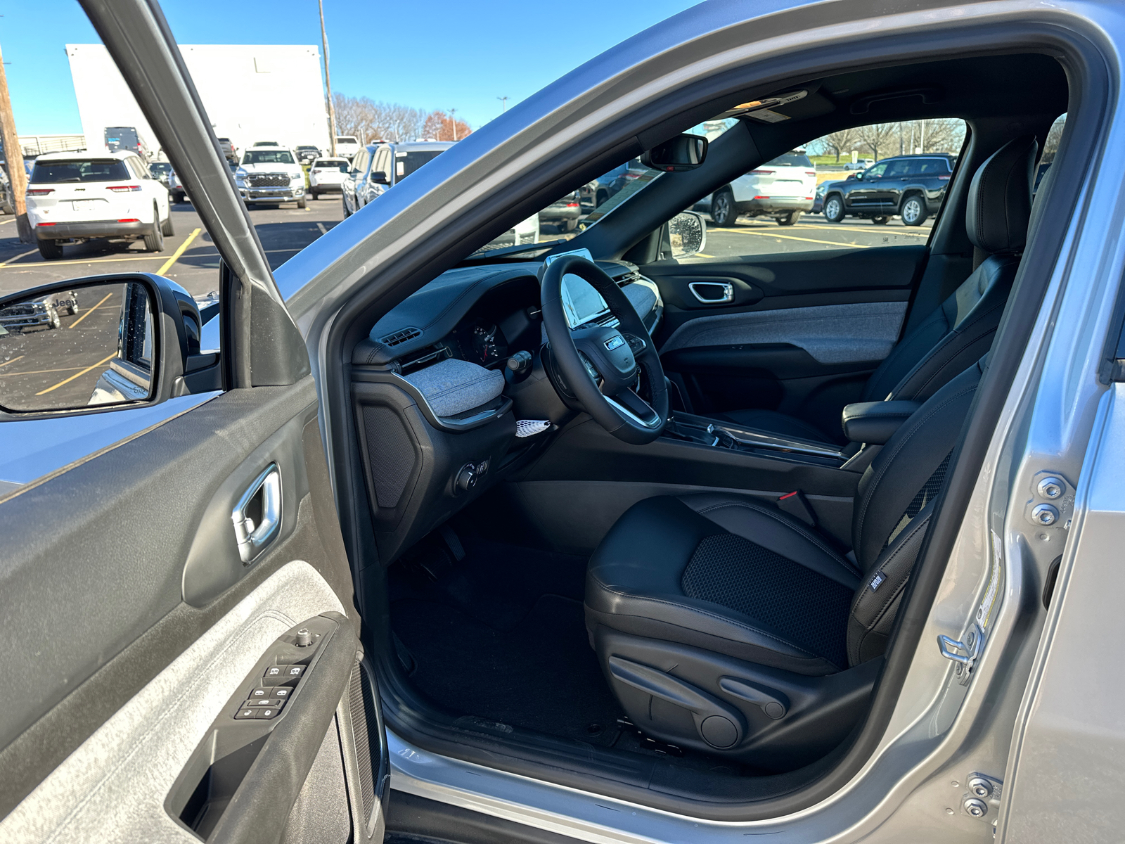 2025 Jeep Compass Latitude 37