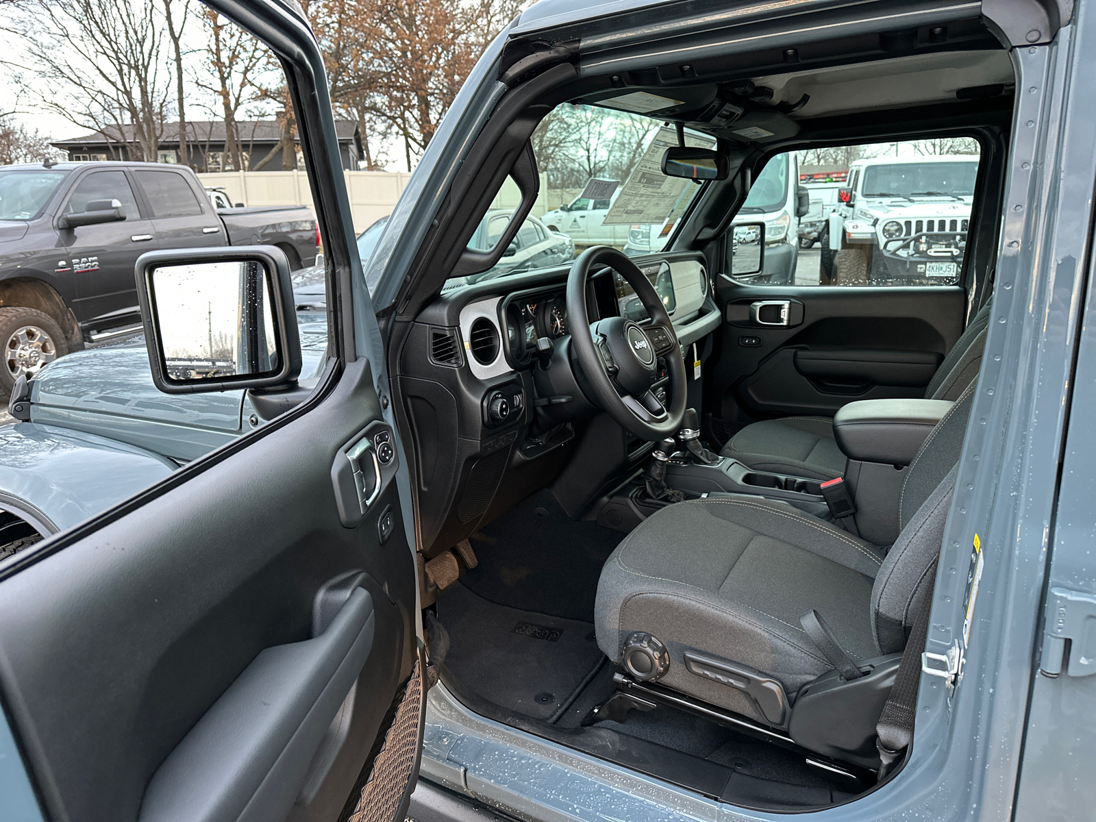 2025 Jeep Gladiator Nighthawk 33