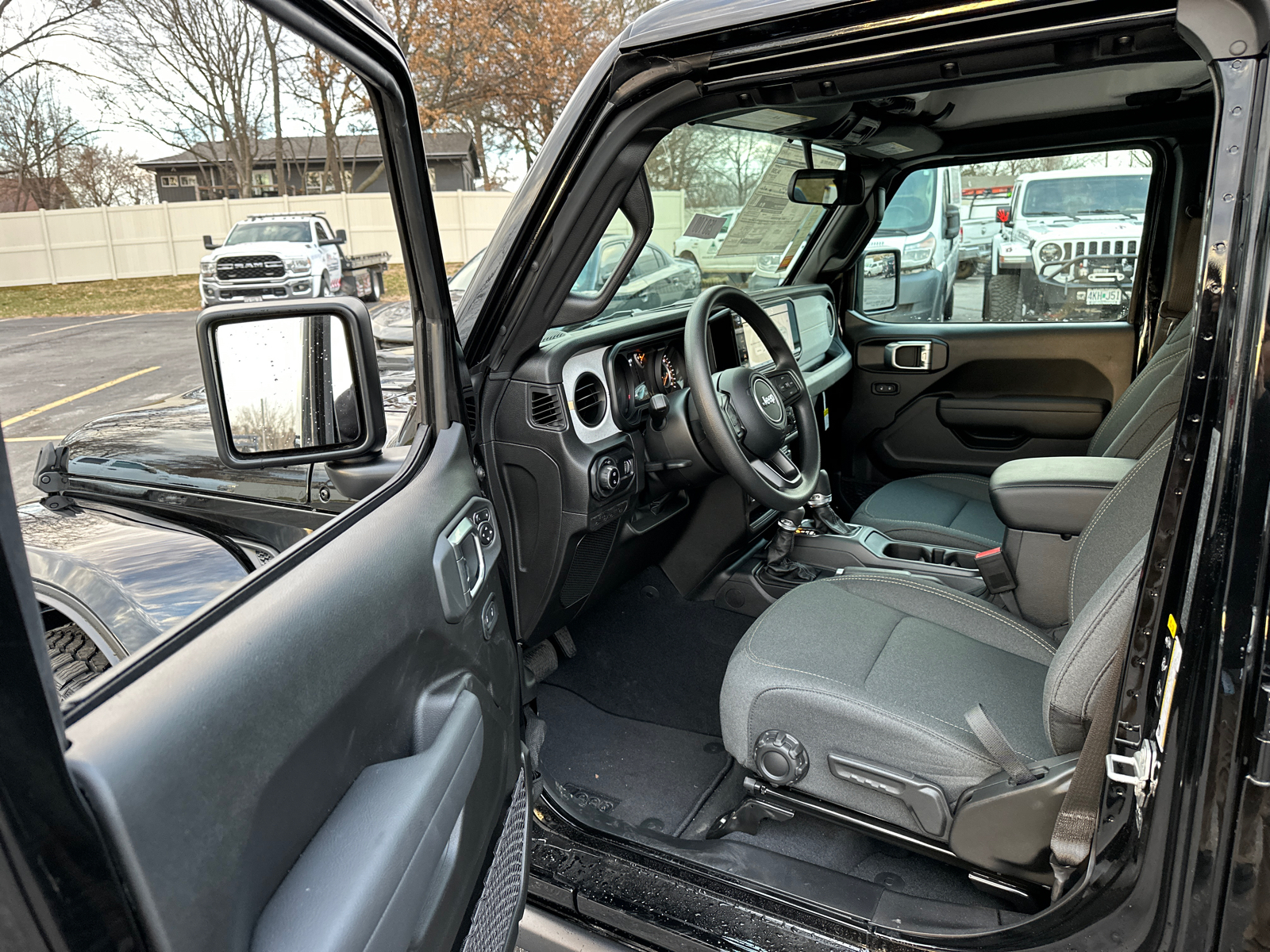 2025 Jeep Gladiator Nighthawk 33