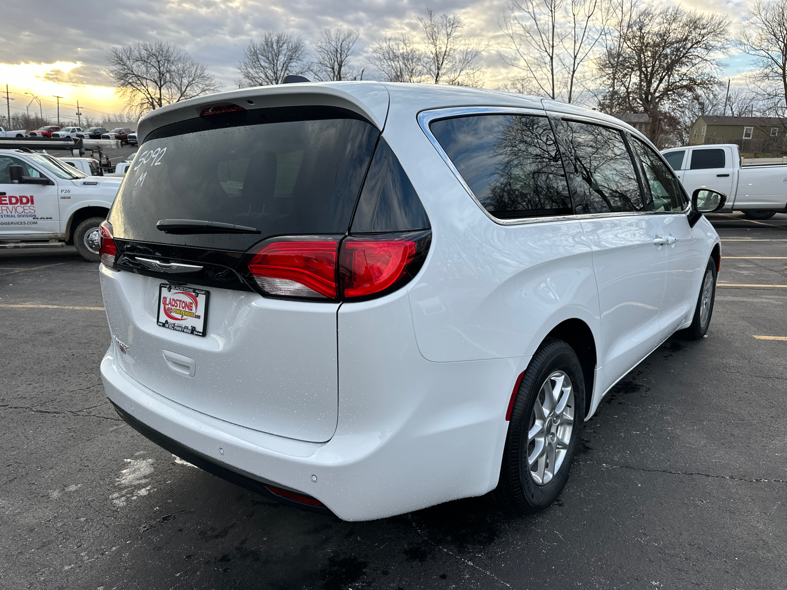 2025 Chrysler Voyager LX 6