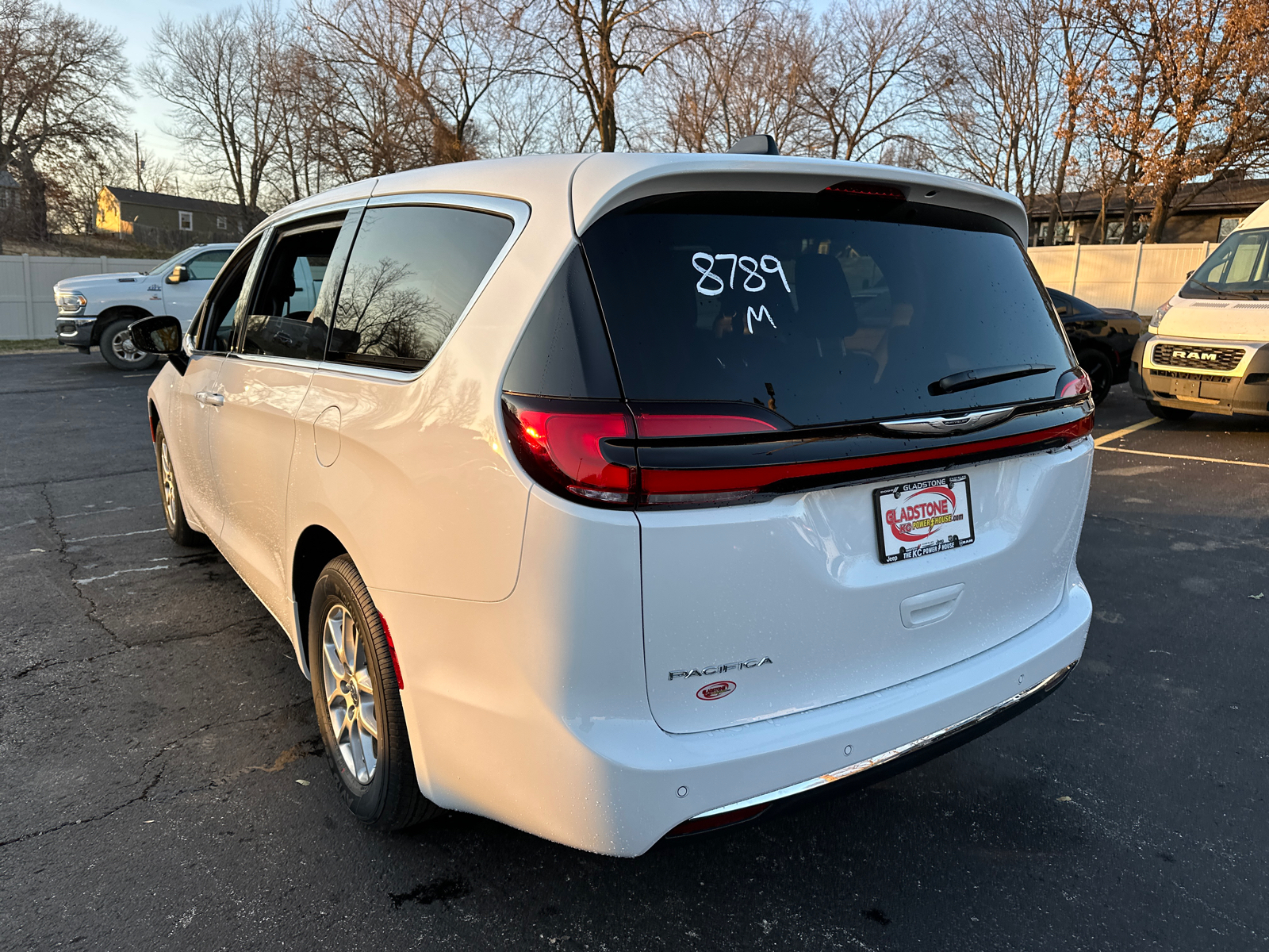 2025 Chrysler Pacifica  8