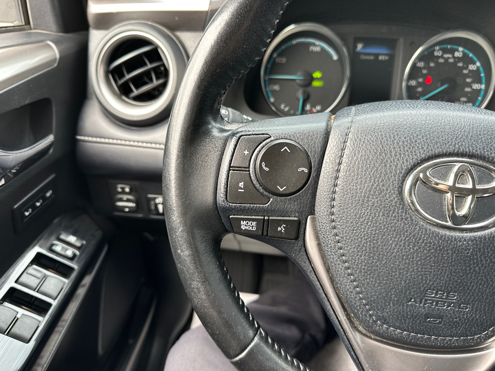 2017 Toyota RAV4 Hybrid Limited 40